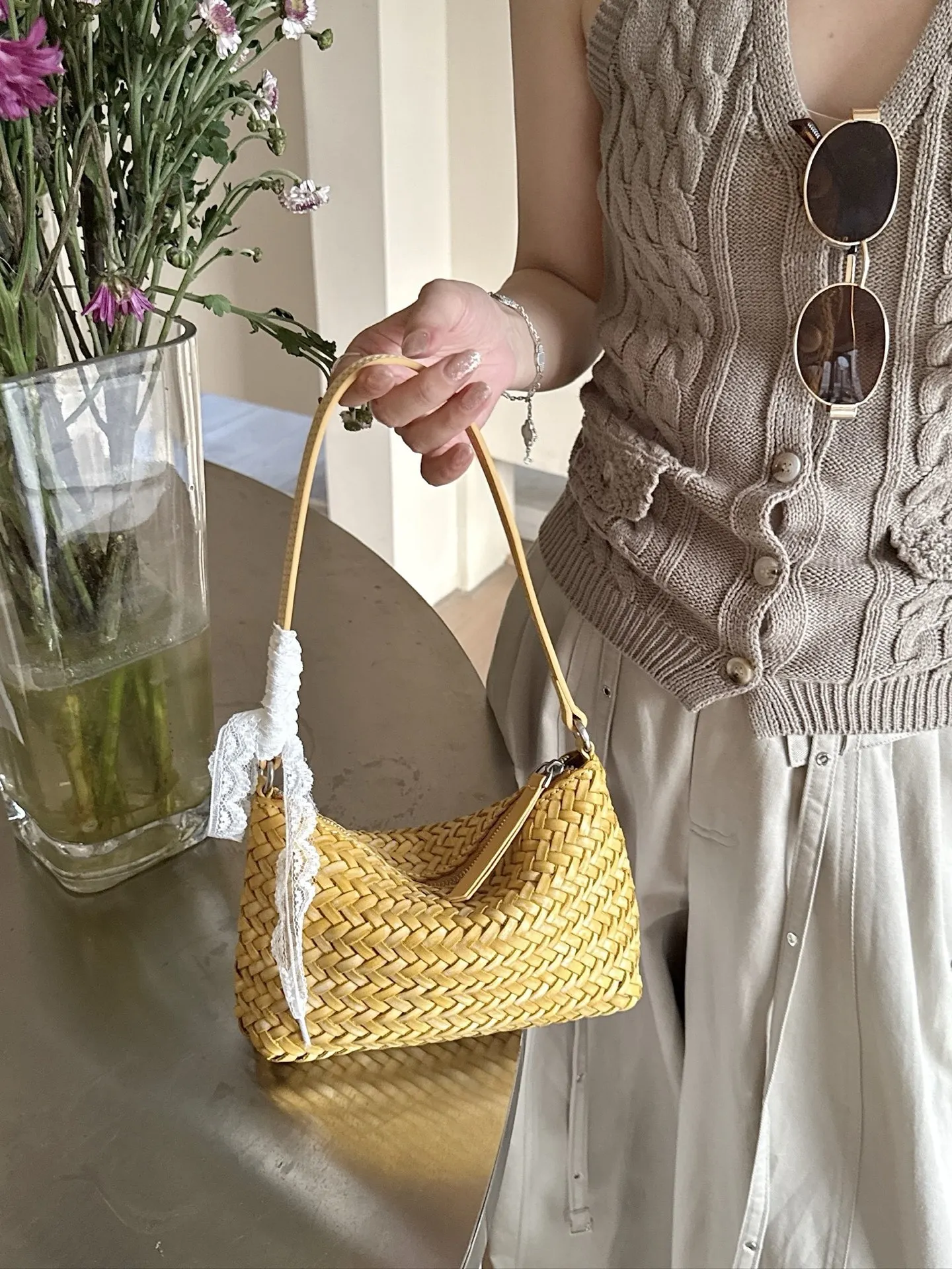 FIRMRANCH Classic Hand-Woven Matte Wax Top Grain Vegetable-Tanned Cowhide Women's Shoulder Underarm Bag Cute Mini Crossbody Bag
FIRMRANCH Classic Hand-Woven Matte Wax Top Grain Vegetable-Tanned Cowhide Women's Shoulder Underarm Bag Cute Mini Crossbody Bag