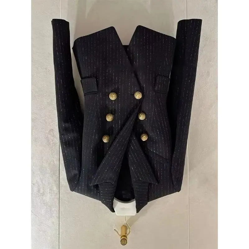 Черная корейская версия, двубортный тонкий полосатый пиджак для женщин весной и осенью 2026, новый высококачественный и уникальный пиджак
Черная корейская версия, двубортный тонкий полосатый пиджак для женщин весной и осенью 2026, новый высококачественный и уникальный пиджак