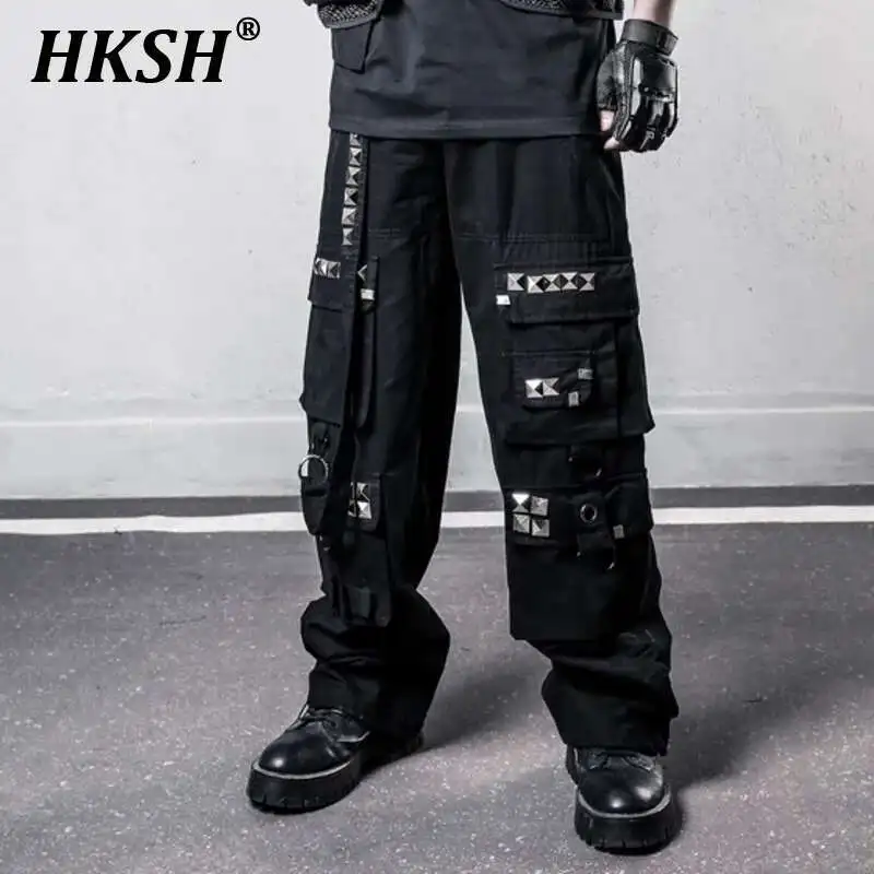 HKSH Spring New Men Niche Original Design Heavy Workwear Ribbon Rivet Punk Waste Land Dark Straight Wide Leg Cargo Pants HK4096
HKSH Spring New Men Niche Original Design Heavy Workwear Ribbon Rivet Punk Waste Land Dark Straight Wide Leg Cargo Pants HK4096
