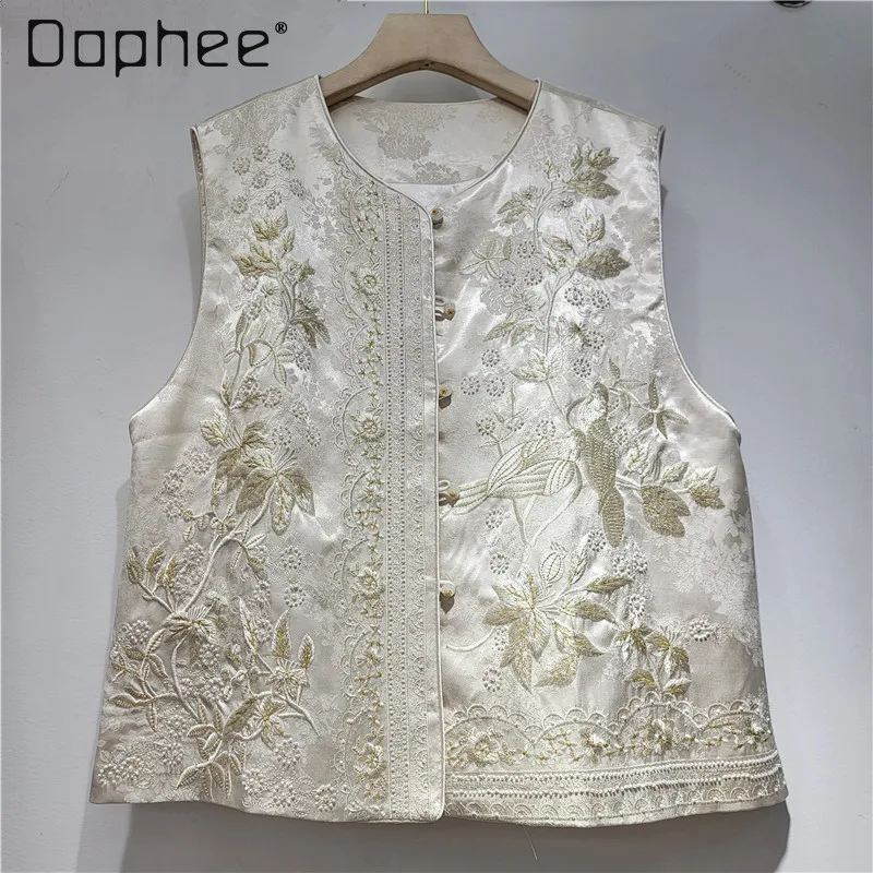 New Chinese Retro Heavy Industry Embroidered Sleeveless Vest Jacket High-end Elegant Celebrity Coat Fashion Single-breasted Top
New Chinese Retro Heavy Industry Embroidered Sleeveless Vest Jacket High-end Elegant Celebrity Coat Fashion Single-breasted Top