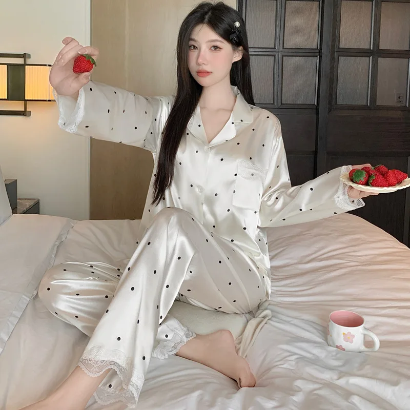 Woman's French Lace Polka Dot Pajamas Set Spring Autumn Two-Piece Woman Pyjama Satin Silk Long-sleeved Top Pants Pijama Pjs
Woman's French Lace Polka Dot Pajamas Set Spring Autumn Two-Piece Woman Pyjama Satin Silk Long-sleeved Top Pants Pijama Pjs