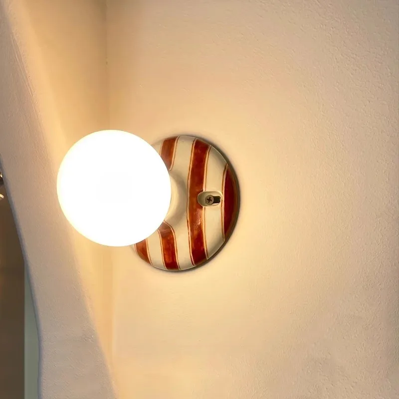 Hand-painted Ceramic Wall Lamp Entrance Aisle Staircase Background Wall Lamp High-end Retro Washbasin Mirror Front Wall Lamp
Hand-painted Ceramic Wall Lamp Entrance Aisle Staircase Background Wall Lamp High-end Retro Washbasin Mirror Front Wall Lamp