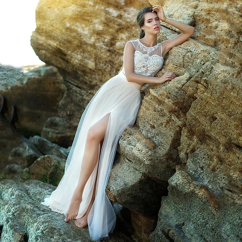 Minimalist Bohemian Beach Wedding Bridal Dress Elegant Lace Tulle Split Back Lace Up Two Piece Set Customized Tank Top
Minimalist Bohemian Beach Wedding Bridal Dress Elegant Lace Tulle Split Back Lace Up Two Piece Set Customized Tank Top