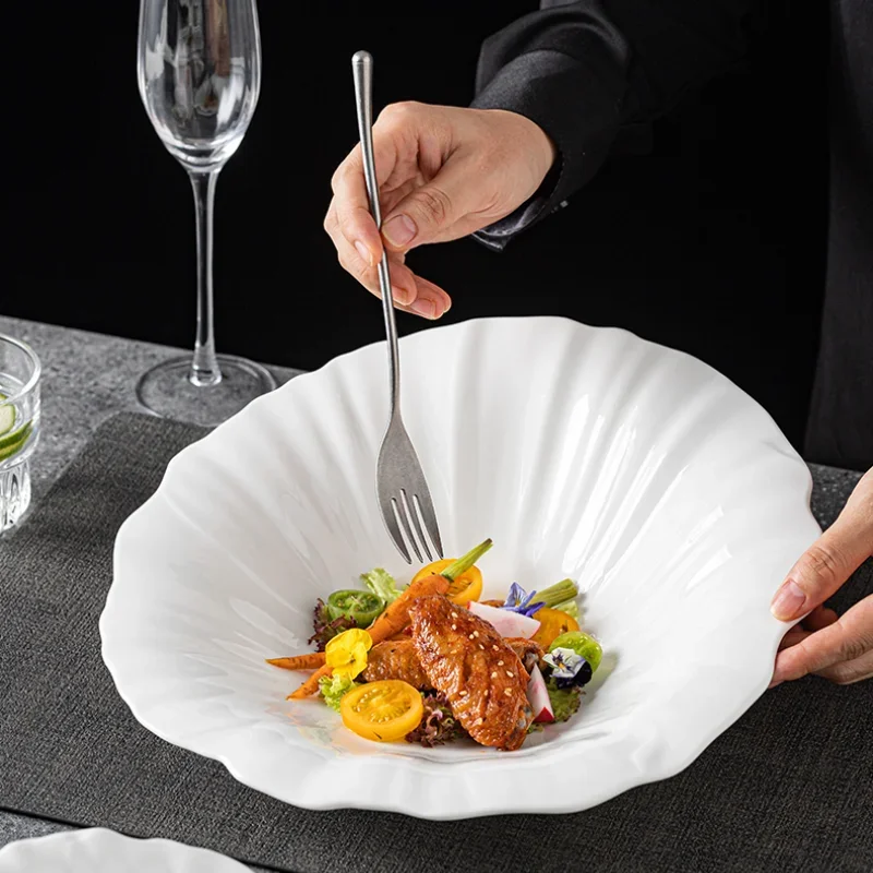 Western-style soup bowls, advanced cold dishes, special-shaped salad bowls, ceramic fusion dishes, hotel tableware.
Western-style soup bowls, advanced cold dishes, special-shaped salad bowls, ceramic fusion dishes, hotel tableware.