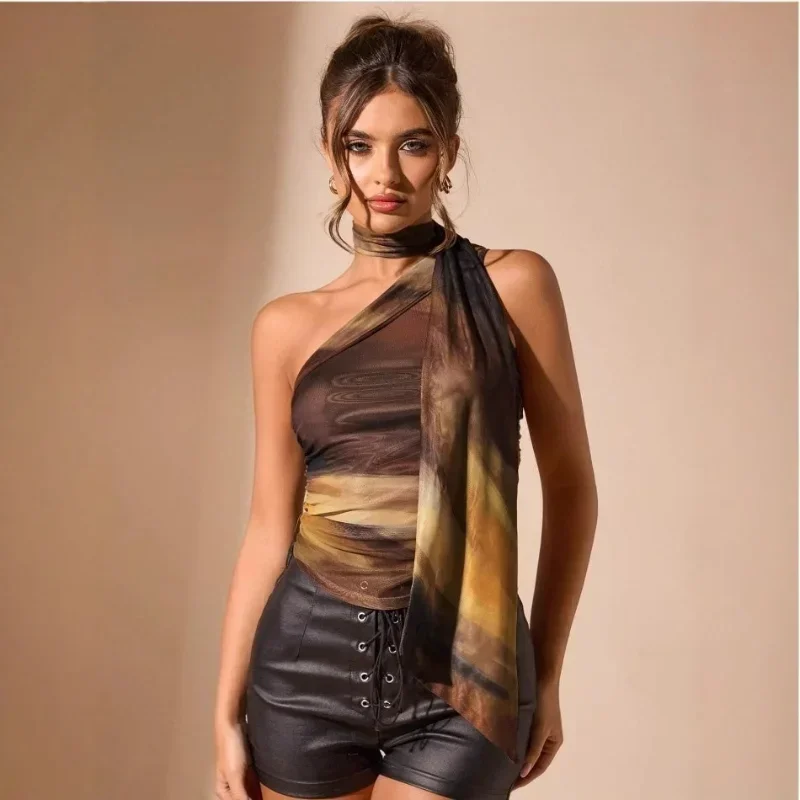 Personalized Spicy Girl Printed Neck Hanging Small Suspender, New Slimming Sleeveless Generous Short Vest
Personalized Spicy Girl Printed Neck Hanging Small Suspender, New Slimming Sleeveless Generous Short Vest