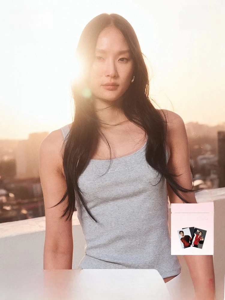 Женская майка H&M, приталенная, с низким вырезом, кружевной отделкой, на бретельках, из смесового хлопка и полиэстера, лето 2025
Женская майка H&M, приталенная, с низким вырезом, кружевной отделкой, на бретельках, из смесового хлопка и полиэстера, лето 2025