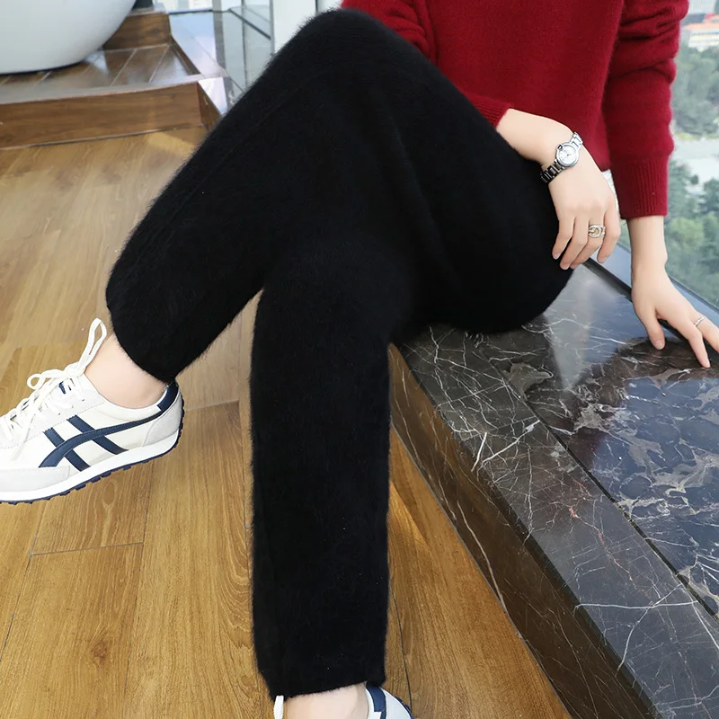 Autumn women's knitted 100% mink cashmere small leg pants, solid color slim fit, hot selling women's long mink cashmere pants
Autumn women's knitted 100% mink cashmere small leg pants, solid color slim fit, hot selling women's long mink cashmere pants