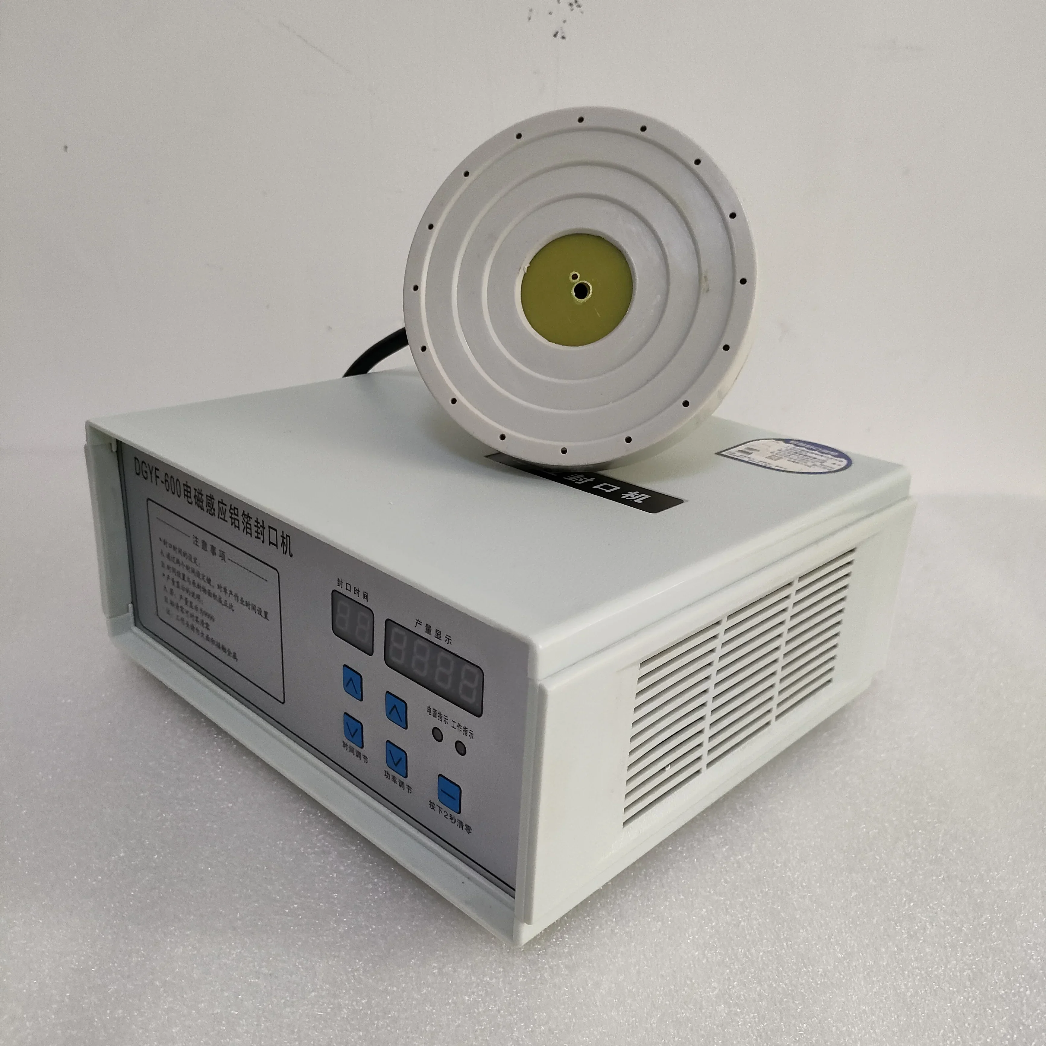 Top Quality Handheld Electromagnetic Induction Aluminum Foil Sealing Machine Portable Jar Sealer
Top Quality Handheld Electromagnetic Induction Aluminum Foil Sealing Machine Portable Jar Sealer