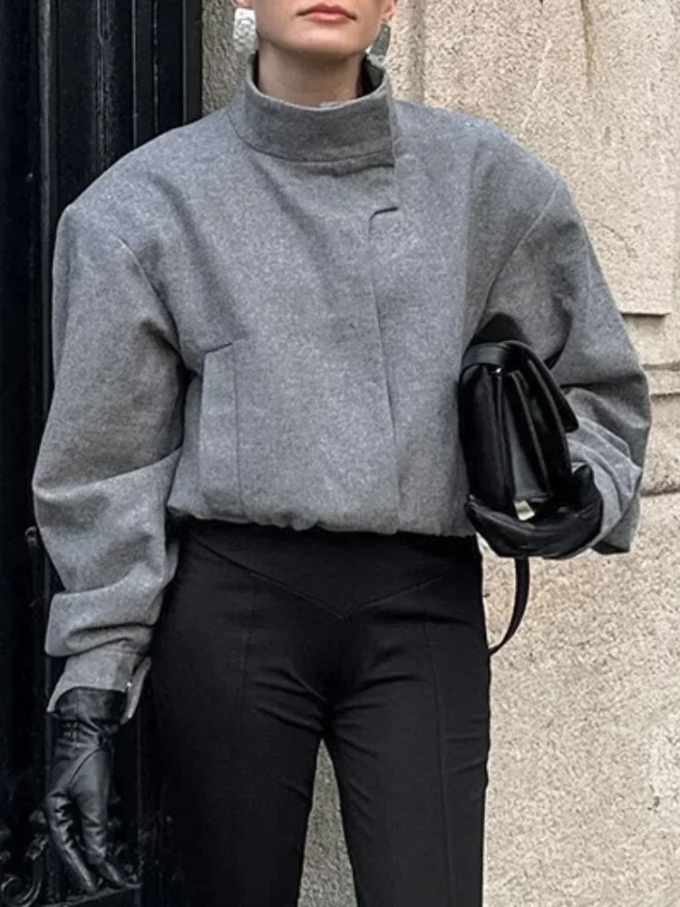 Solid Grey Woolen Blend Bomber Jacket Women Casual Long Sleeve Hidden Buckle Pocket Coat 2025 Autumn Lady High Street Outerwear
Solid Grey Woolen Blend Bomber Jacket Women Casual Long Sleeve Hidden Buckle Pocket Coat 2025 Autumn Lady High Street Outerwear