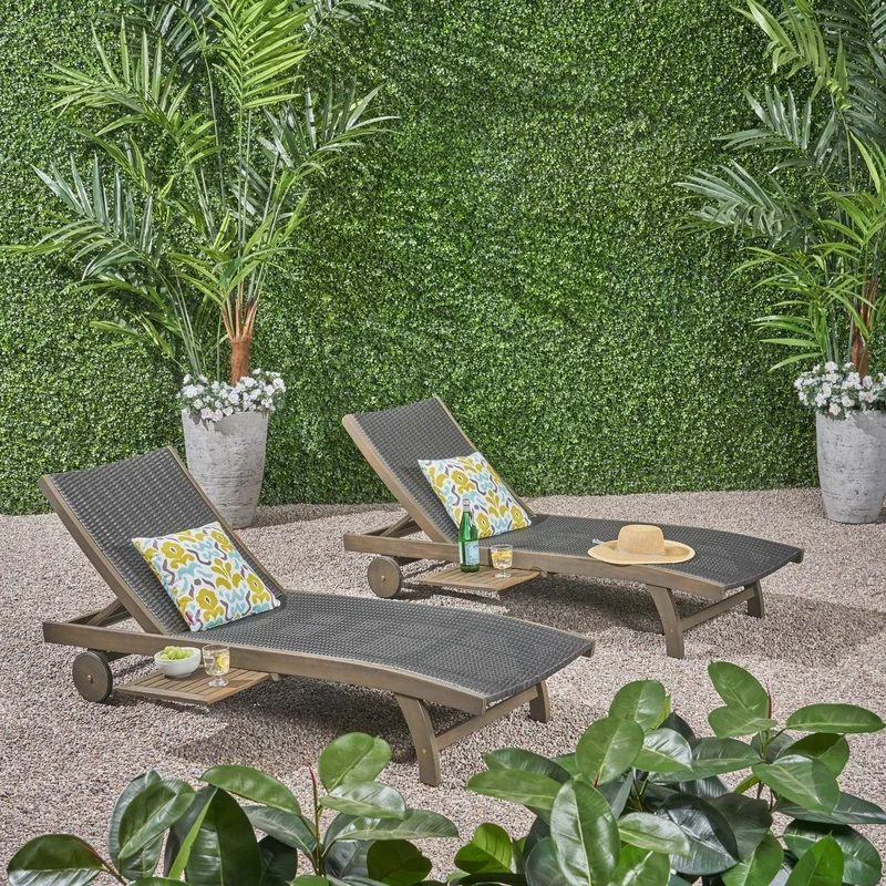 Banzai Chaise Lounge with Extendable Tray
Banzai Chaise Lounge with Extendable Tray