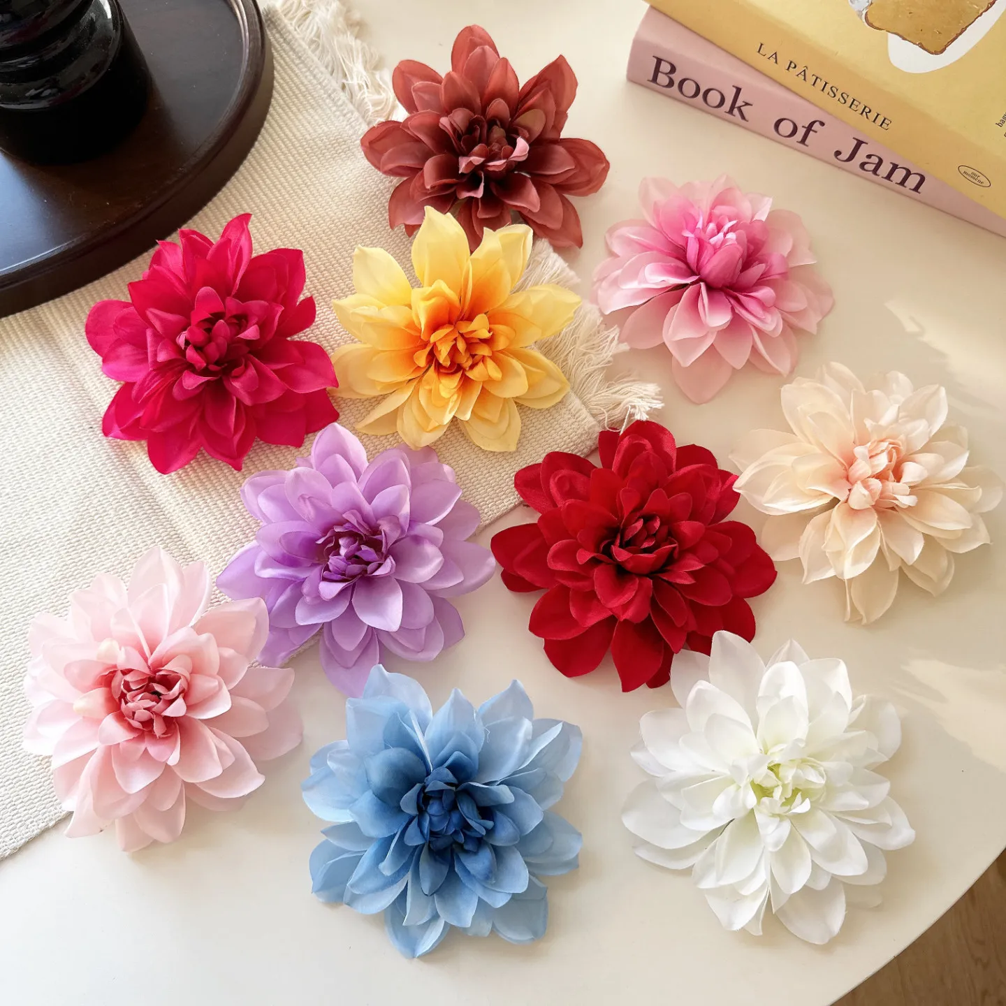 Faux Dahlia Hair Clip Large Artificial Flower Barrettes for Women Beach Photoshoot New Chinese Style Premium Portable
Faux Dahlia Hair Clip Large Artificial Flower Barrettes for Women Beach Photoshoot New Chinese Style Premium Portable