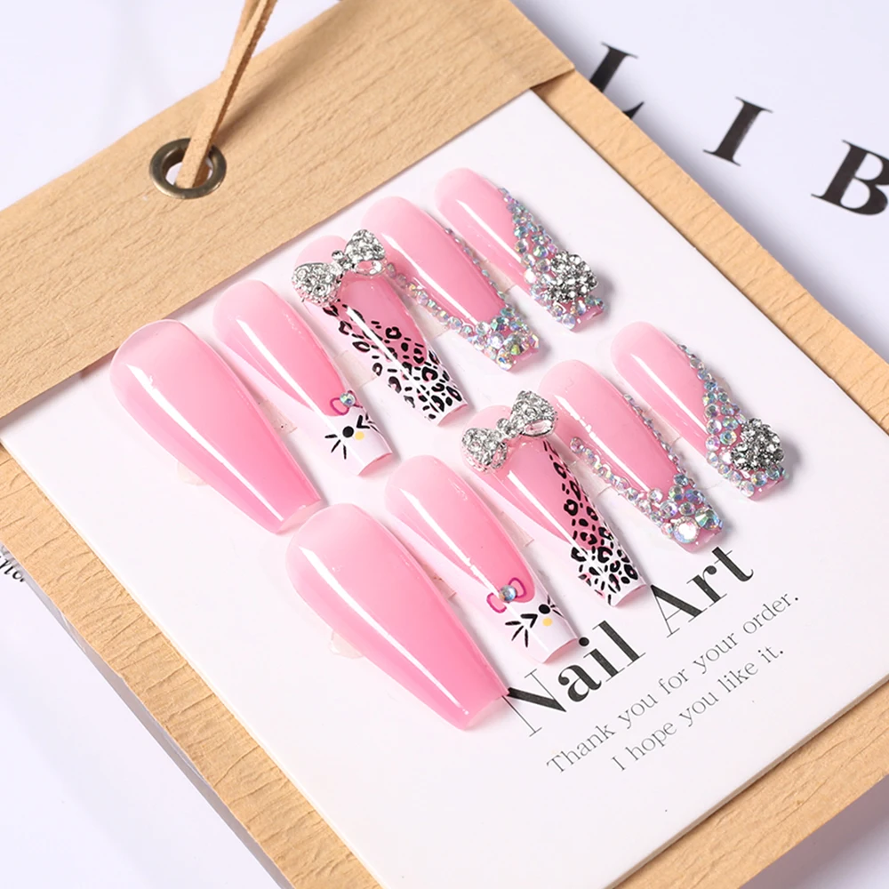 24pcs XL Long Coffin Full Diamond Pink False Nails Leopard print kitty Bow Rhinestones press on Fake nails Luxury Wearable Nails
24pcs XL Long Coffin Full Diamond Pink False Nails Leopard print kitty Bow Rhinestones press on Fake nails Luxury Wearable Nails
