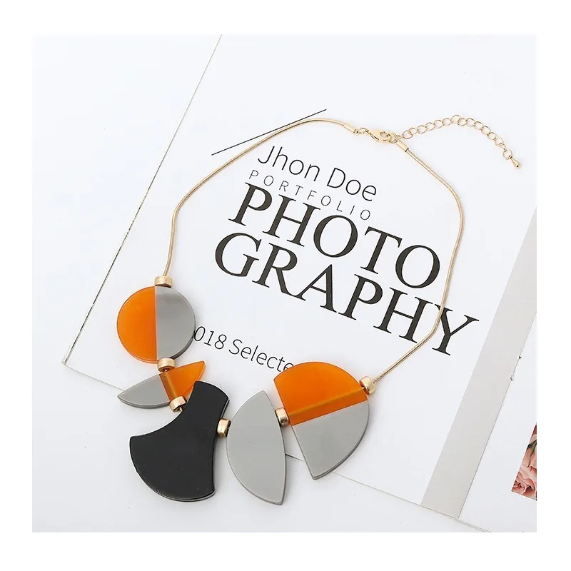 Popular Foreign Trade Women Contrasting Color Resin Fashionable Retro Simple Collarbone Chain Short Necklace
Popular Foreign Trade Women Contrasting Color Resin Fashionable Retro Simple Collarbone Chain Short Necklace