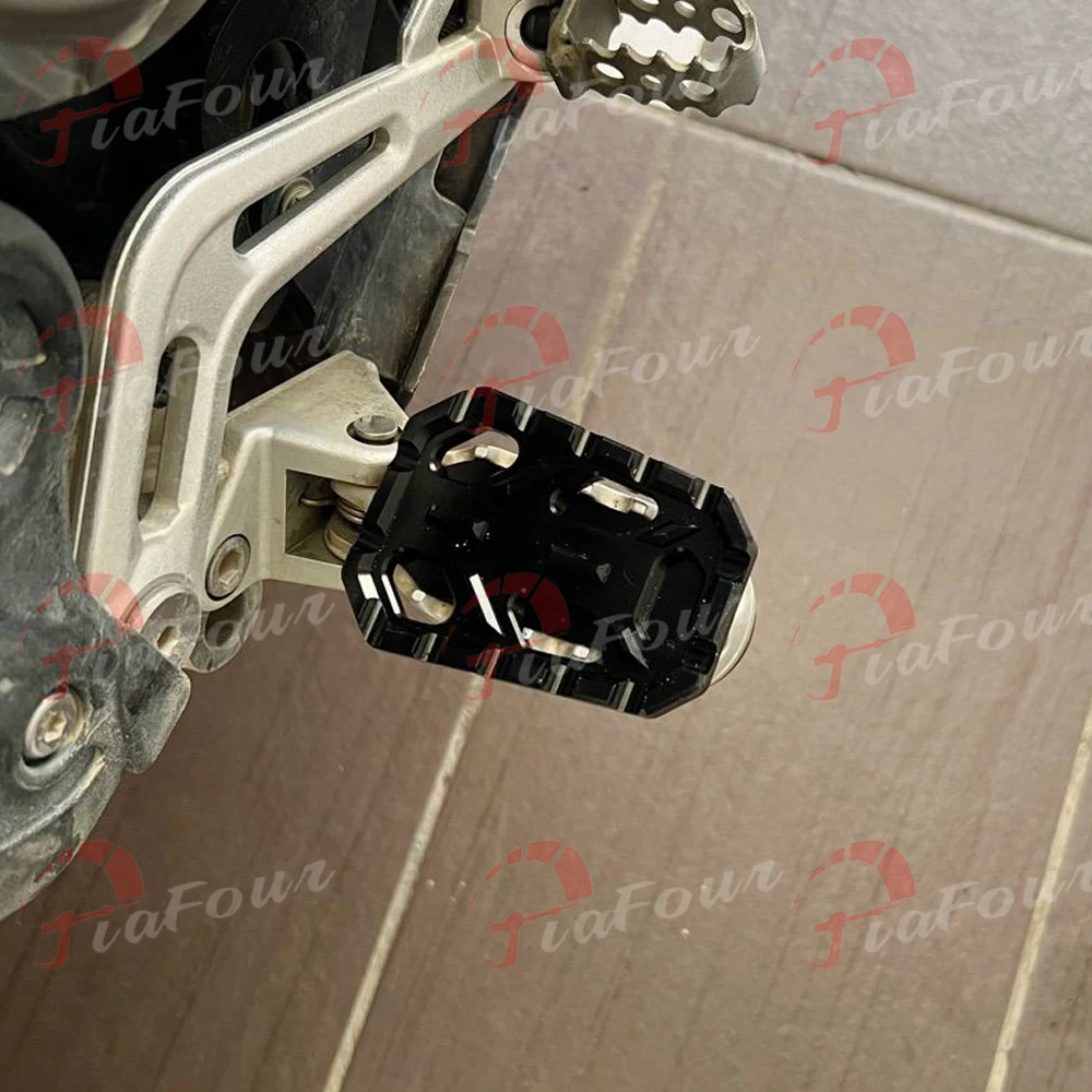 Front Footpeg Enlarged Base For Tiger 1200GT PRO GT EXPLORER RALLY EXPLORER Tiger 850 Sport Motorcycle Rider Footrests
Front Footpeg Enlarged Base For Tiger 1200GT PRO GT EXPLORER RALLY EXPLORER Tiger 850 Sport Motorcycle Rider Footrests
