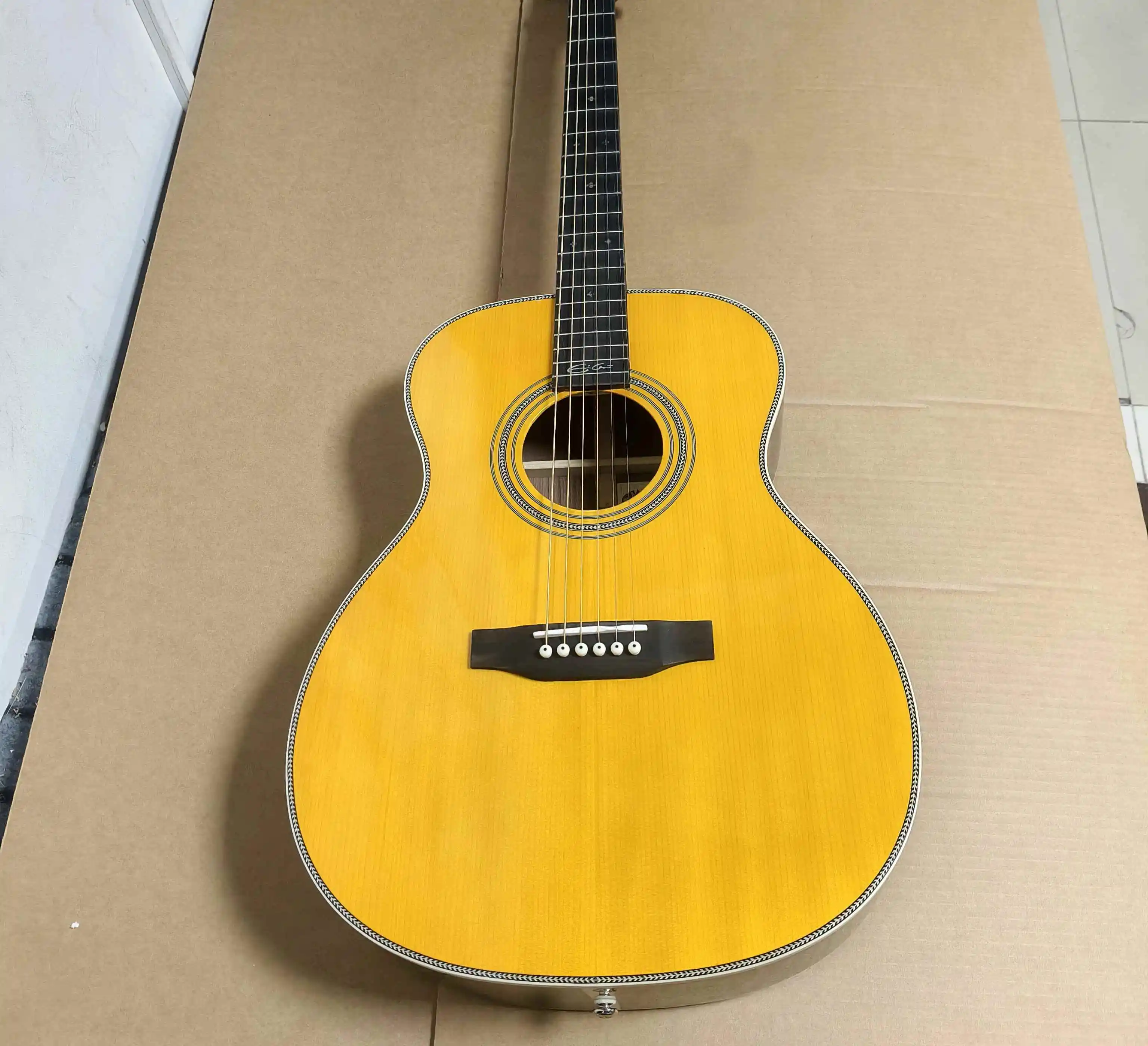 Professional Yellow 00028 Acoustic Guitar Ebony Fingerboard with 6 Strings Suitable As A Holiday Gift
Professional Yellow 00028 Acoustic Guitar Ebony Fingerboard with 6 Strings Suitable As A Holiday Gift