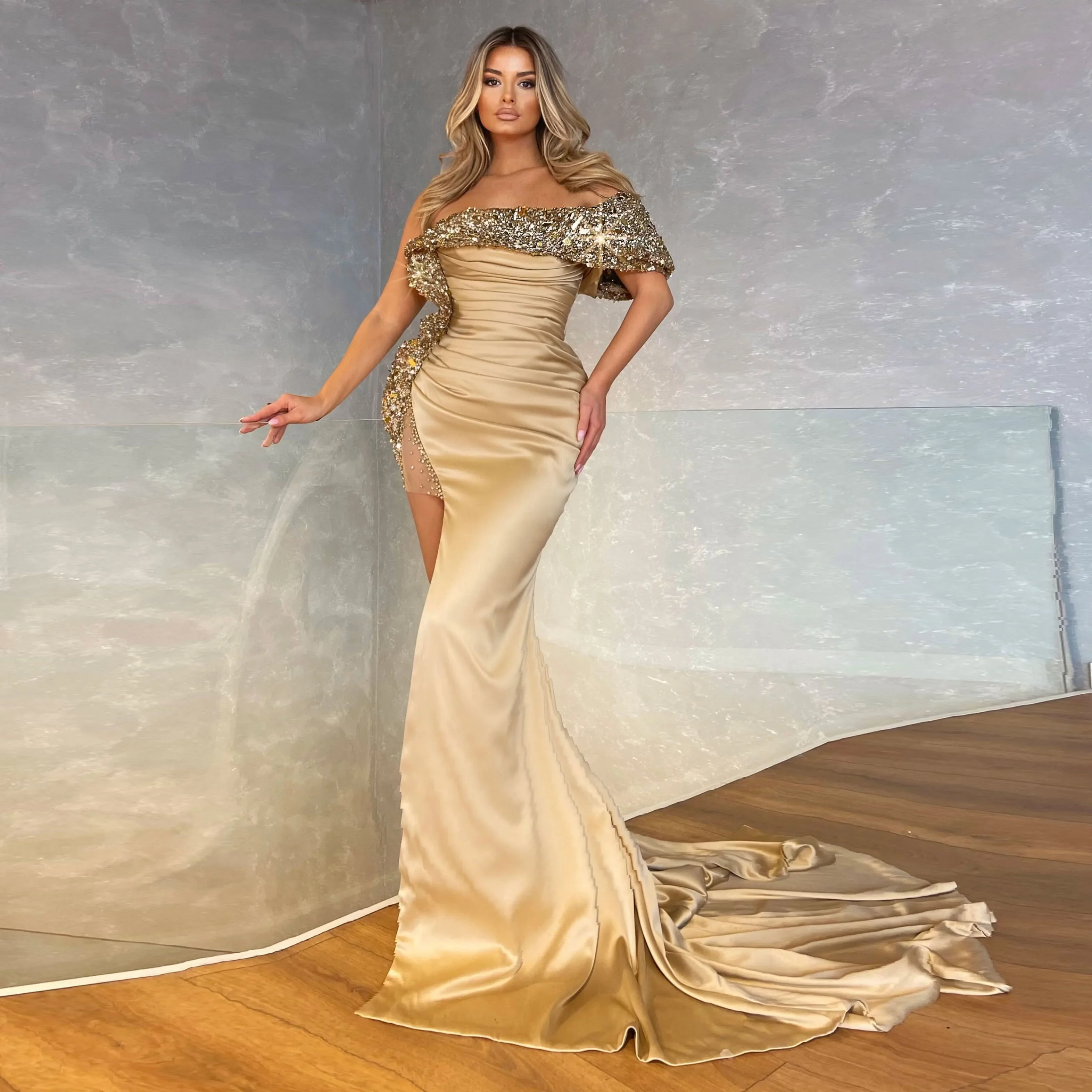 Champagne sparkling sexy off-the-shoulder beaded sequins side high slit mermaid and floor custom luxury evening dress party Ball
Champagne sparkling sexy off-the-shoulder beaded sequins side high slit mermaid and floor custom luxury evening dress party Ball