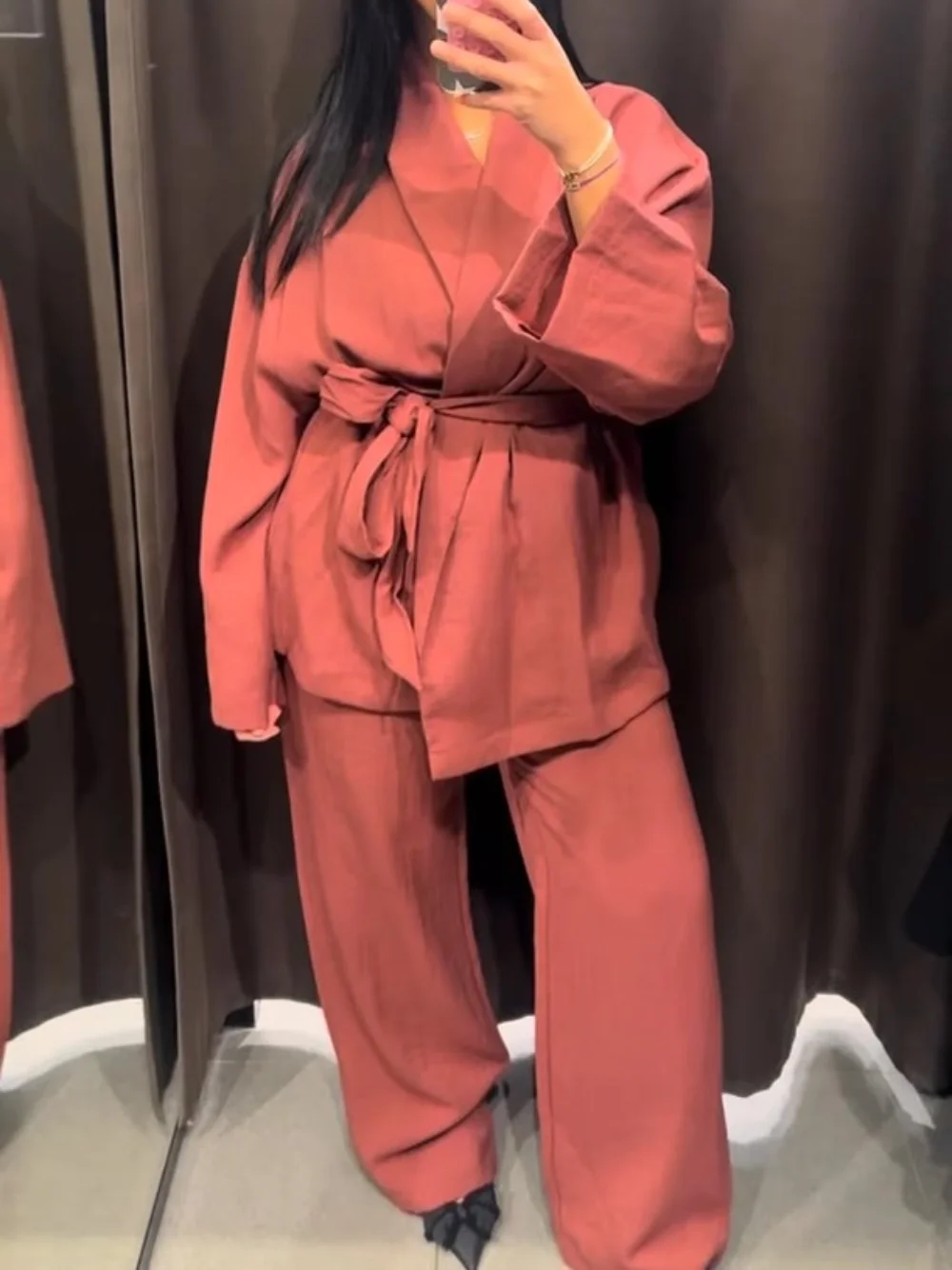 Casual Fashion Kimono Suit Solid Color Suit V Neck Belt Long Sleeve Jacket Stretch Straight Pants Fashion Spring and Summer Suit
Casual Fashion Kimono Suit Solid Color Suit V Neck Belt Long Sleeve Jacket Stretch Straight Pants Fashion Spring and Summer Suit