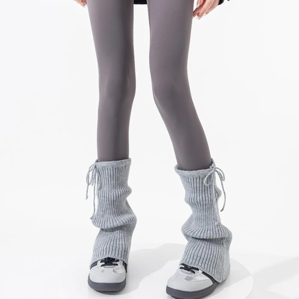 New Solid Color Leg Warmers Thickened Harajuku Middle Tube Socks Knitted Bow Boot Covers Autumn and Winter
New Solid Color Leg Warmers Thickened Harajuku Middle Tube Socks Knitted Bow Boot Covers Autumn and Winter