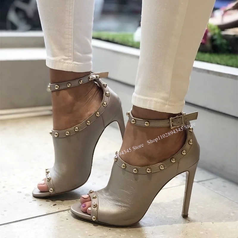 Solid Rivet Decor Peep Toe Sandals Thin High Heel Fashion Sexy Novel 2023 Summer Casual Big Size Woman Shoes Zapatillas Mujer
Solid Rivet Decor Peep Toe Sandals Thin High Heel Fashion Sexy Novel 2023 Summer Casual Big Size Woman Shoes Zapatillas Mujer