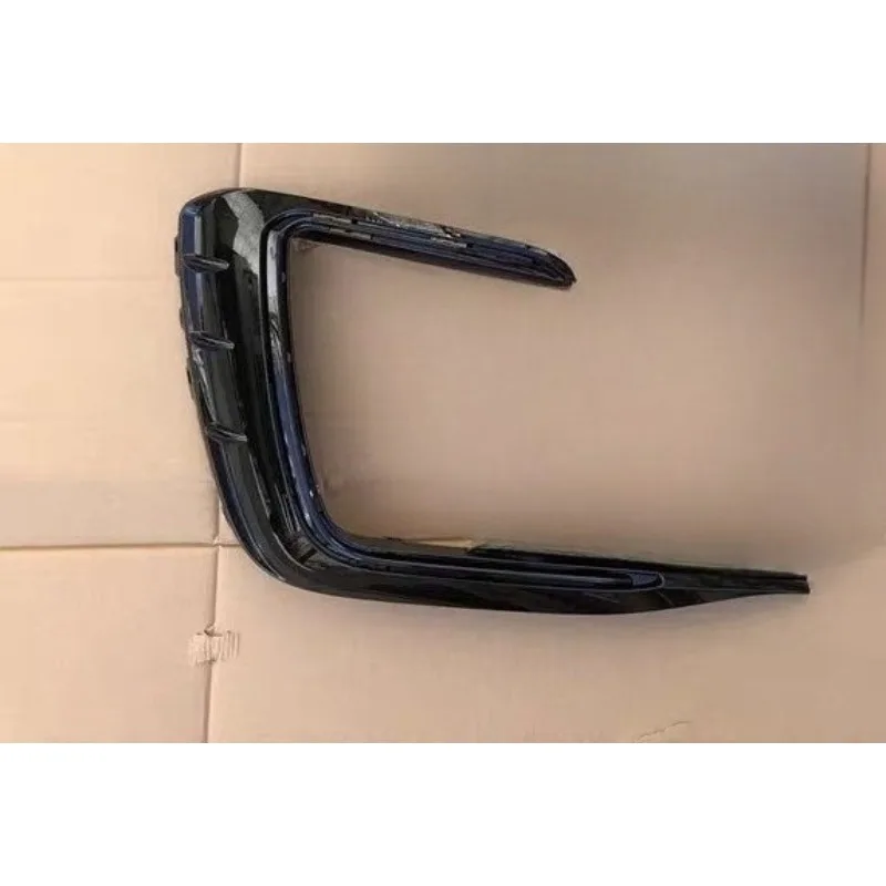 For Volkswagen TiguanL 2022-2024 Rline Front Right Left Bumper Strip Fog Light Frame Black Painted Lamp
For Volkswagen TiguanL 2022-2024 Rline Front Right Left Bumper Strip Fog Light Frame Black Painted Lamp