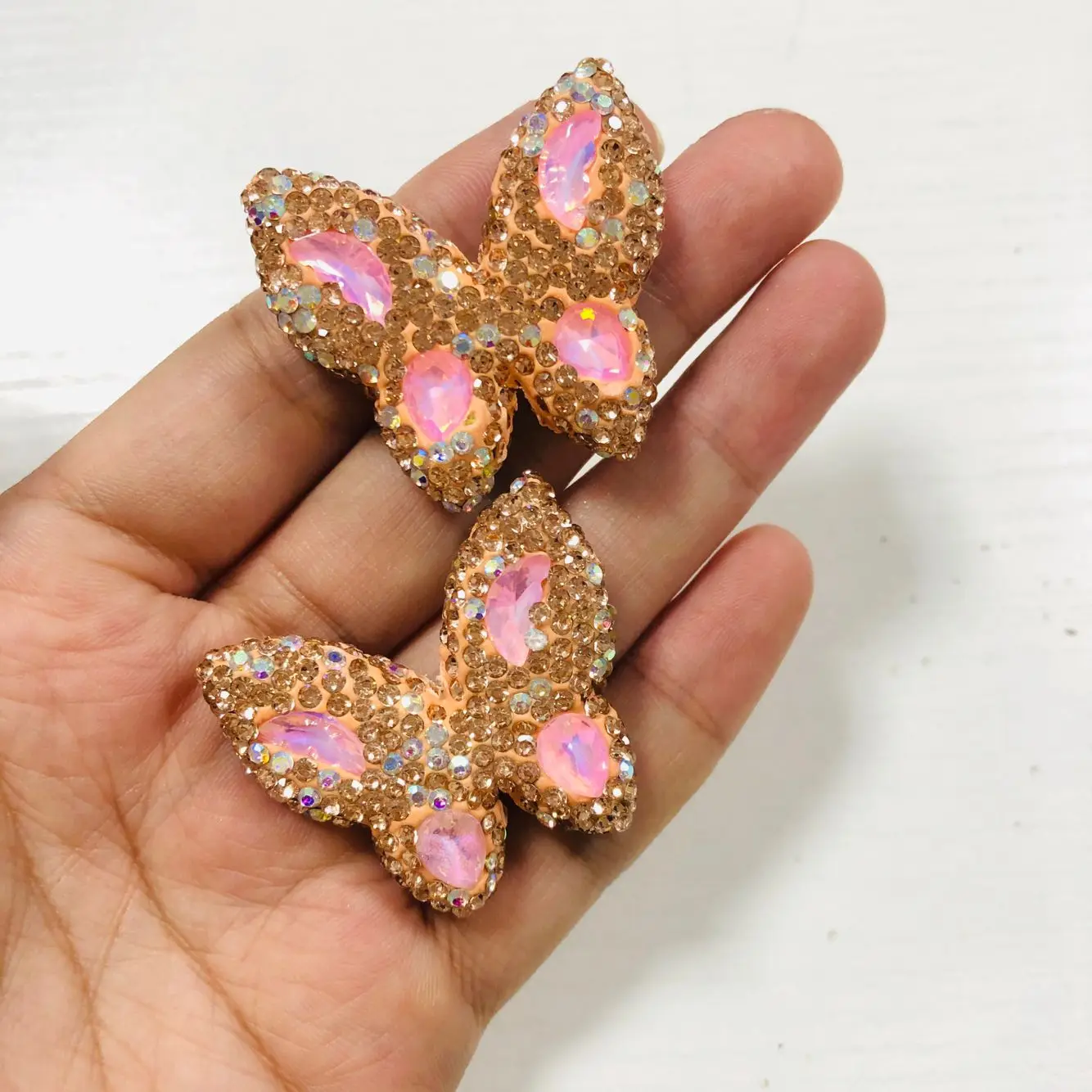 4Pcs Shiny Luxury Full Rhinestone Money Bag Champagne Butterfly Charms Leopard Print Coin Pouch Decorations Junk Phone Case
4Pcs Shiny Luxury Full Rhinestone Money Bag Champagne Butterfly Charms Leopard Print Coin Pouch Decorations Junk Phone Case