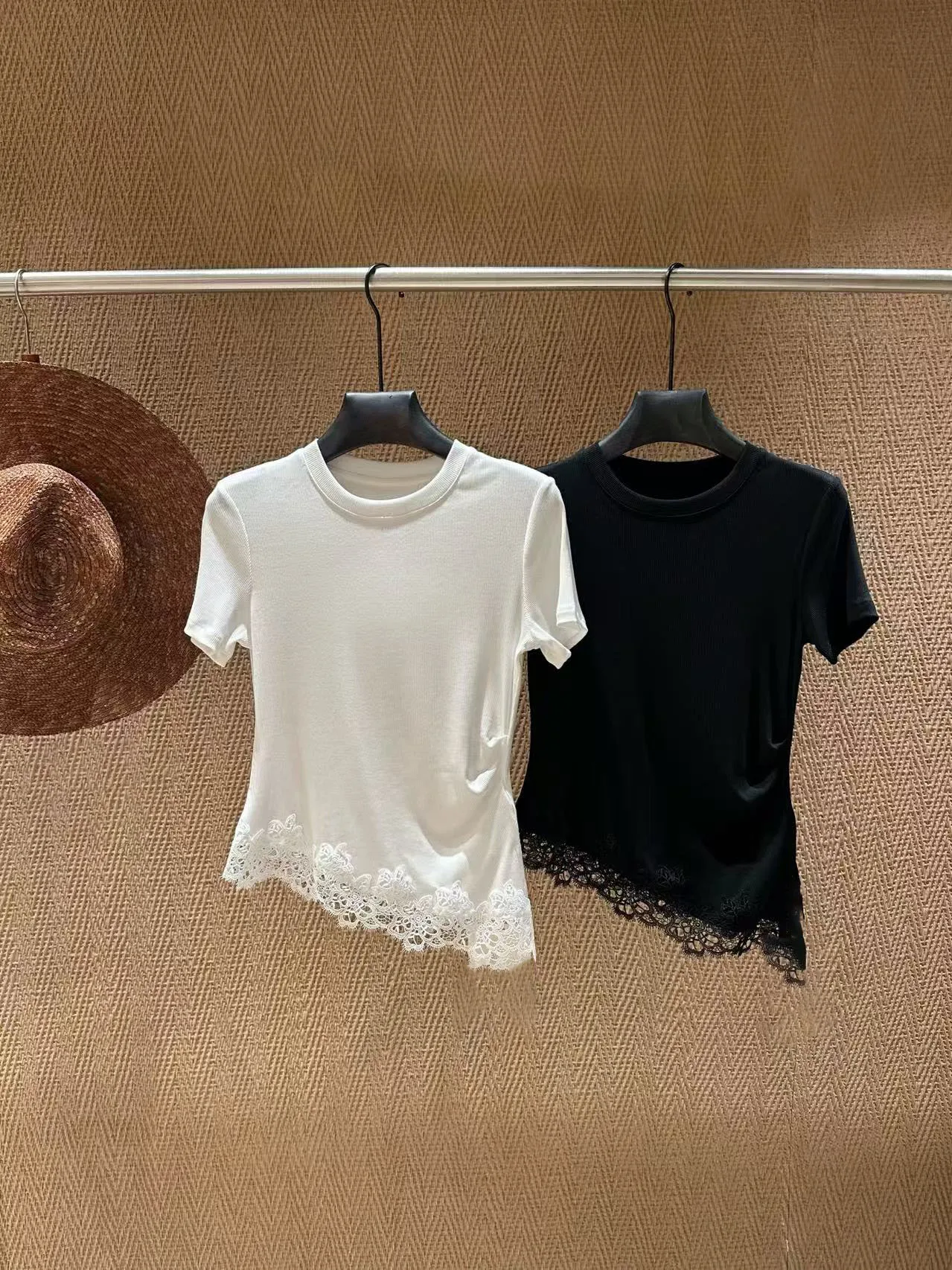 Summer 2026 Women's Slim Fit round Neck Short Sleeve T-Shirt Irregular Lace Splicing Casual Versatile Female Top
Summer 2026 Women's Slim Fit round Neck Short Sleeve T-Shirt Irregular Lace Splicing Casual Versatile Female Top