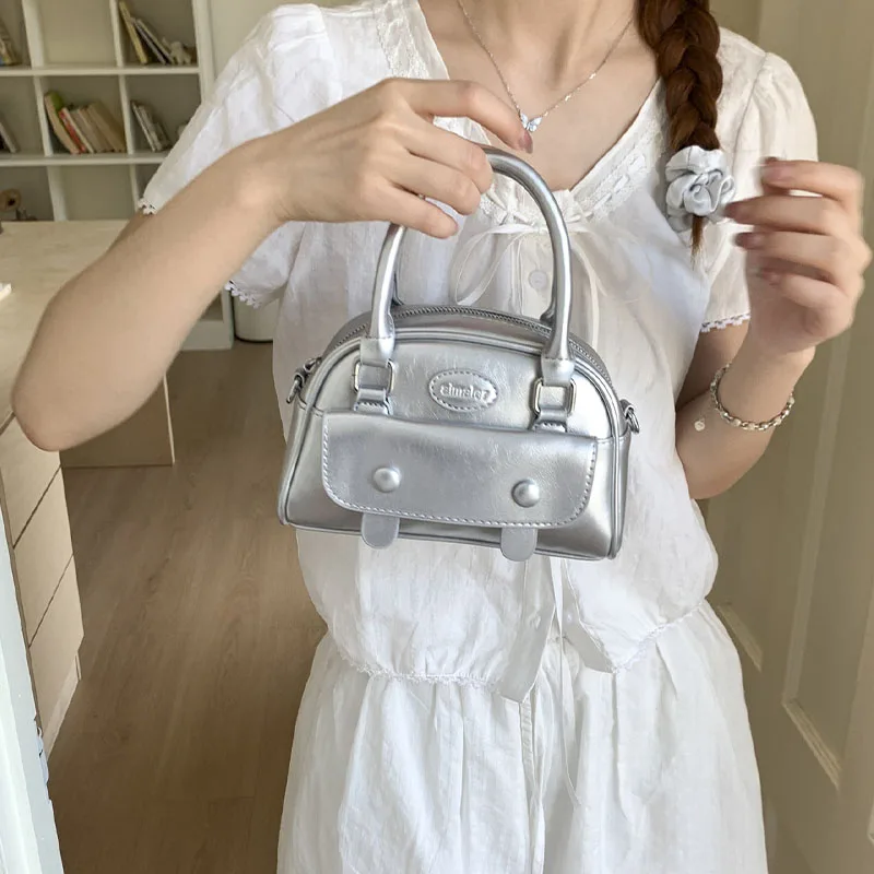 Fashionable Handbags For Women Spring Summer Trendy Solid Color Shoulder Bag Versatile Commuter Crossbody Bags
Fashionable Handbags For Women Spring Summer Trendy Solid Color Shoulder Bag Versatile Commuter Crossbody Bags