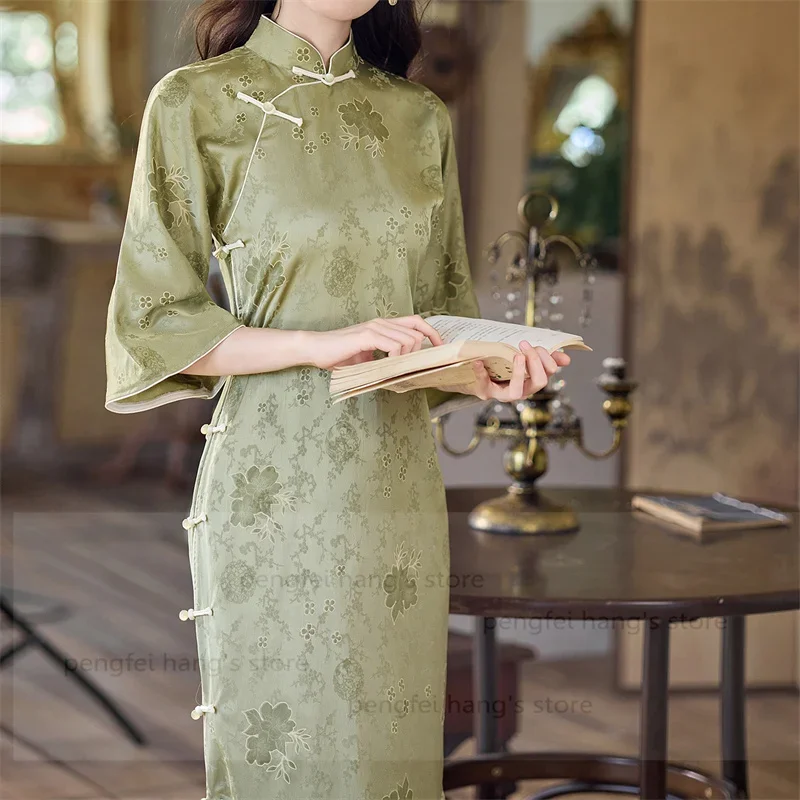 Сексуальное улучшенное новое платье в китайском стиле для молодых женщин Ципао с зеленым цветочным принтом Chesongam, атласный костюм ханьфу, летние платья
Сексуальное улучшенное новое платье в китайском стиле для молодых женщин Ципао с зеленым цветочным принтом Chesongam, атласный костюм ханьфу, летние платья