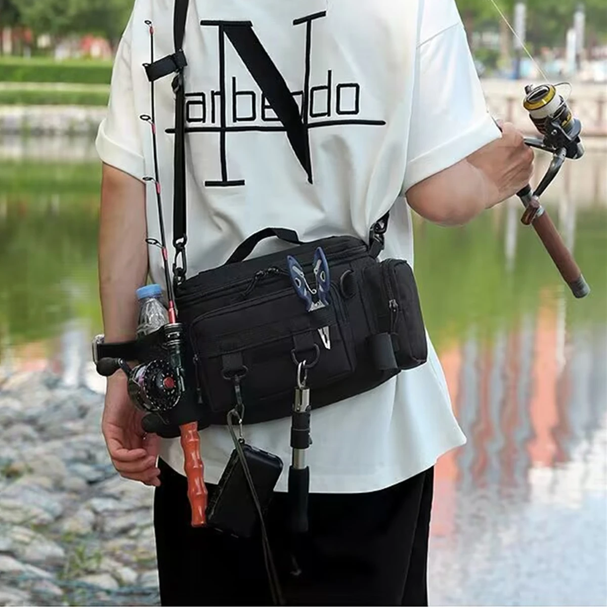 Multifunctional Fishing Equipment Bait Box Gear Storage Bag Waist Bag Fly Fishing with Rod Holder Drain Water and Wear Resistant
Multifunctional Fishing Equipment Bait Box Gear Storage Bag Waist Bag Fly Fishing with Rod Holder Drain Water and Wear Resistant