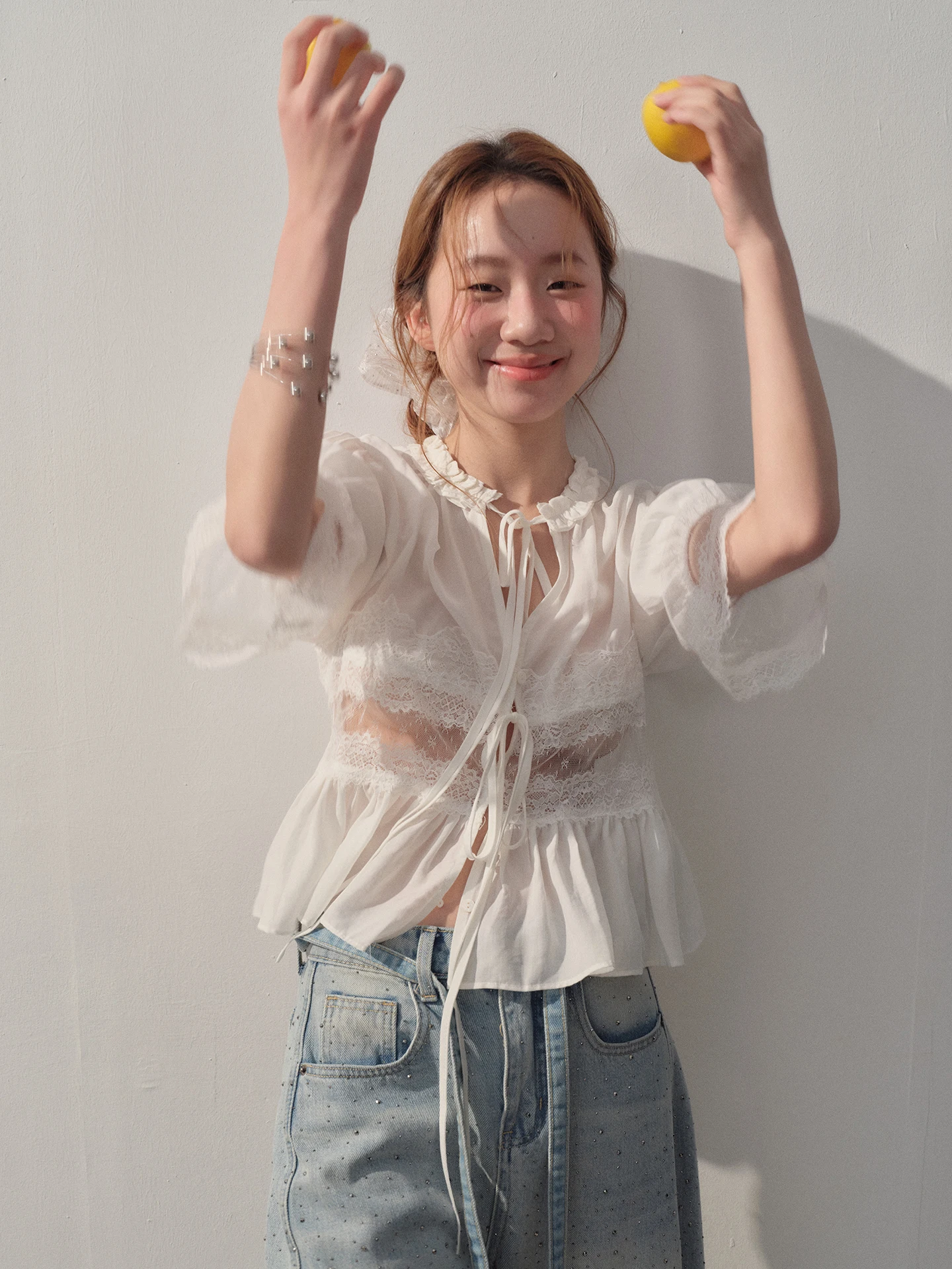 Женское платье Soloki в корейском стиле с кружевными вставками, бантом, короткой юбкой, вырезами и рукавами 3/4, с воротником-стойкой
Женское платье Soloki в корейском стиле с кружевными вставками, бантом, короткой юбкой, вырезами и рукавами 3/4, с воротником-стойкой