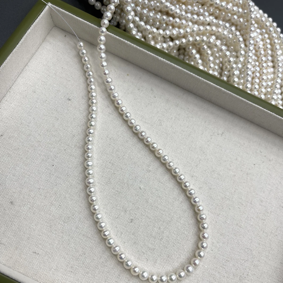 Натуральный пресноводный барокко 5-6 мм AAAA круглый белый жемчуг-разделитель из бисера ювелирные изделия сделать DIY ожерелье браслет женский премиум-свадьба
Натуральный пресноводный барокко 5-6 мм AAAA круглый белый жемчуг-разделитель из бисера ювелирные изделия сделать DIY ожерелье браслет женский премиум-свадьба