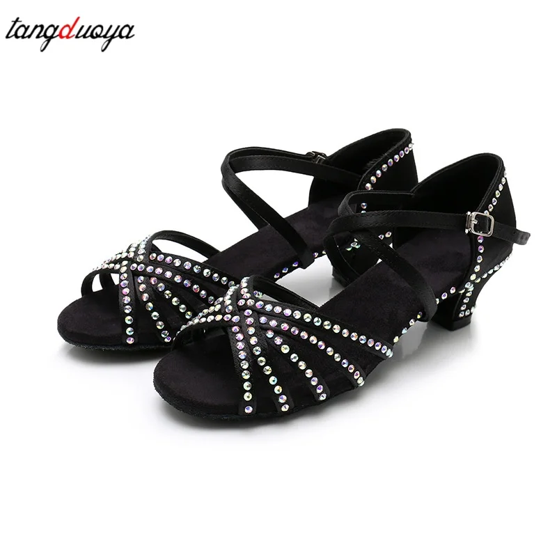 Children Latin Dance Shoes Girls Low Heeled Tango Salsa Dancing Shoes Diamond Satin Ballroom Dance Shoes 3/4cm Heel
Children Latin Dance Shoes Girls Low Heeled Tango Salsa Dancing Shoes Diamond Satin Ballroom Dance Shoes 3/4cm Heel