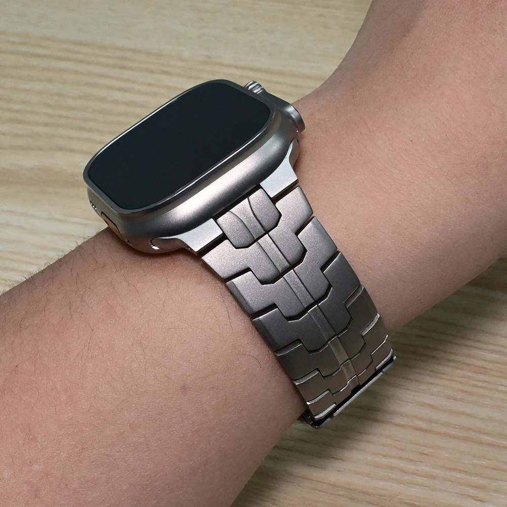 Luxury Titanium Link Bracelet for Apple Watch Band 49mm 46mm 45mm 44mm Men Metal Wristband Apple Ultra Strap Series 10 9 8 7 6 5
Luxury Titanium Link Bracelet for Apple Watch Band 49mm 46mm 45mm 44mm Men Metal Wristband Apple Ultra Strap Series 10 9 8 7 6 5