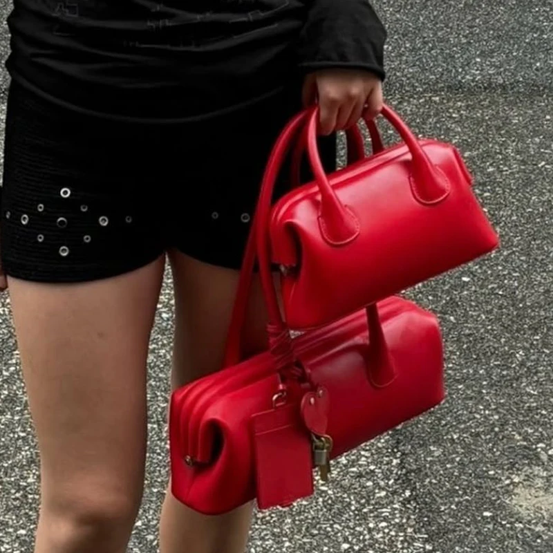 Clip Shell Bags For Women Luxury Designer Handbags Purses 2025 New In Fashion Personalized Hanging Ornaments Shoulder Crossbody 
Clip Shell Bags For Women Luxury Designer Handbags Purses 2025 New In Fashion Personalized Hanging Ornaments Shoulder Crossbody