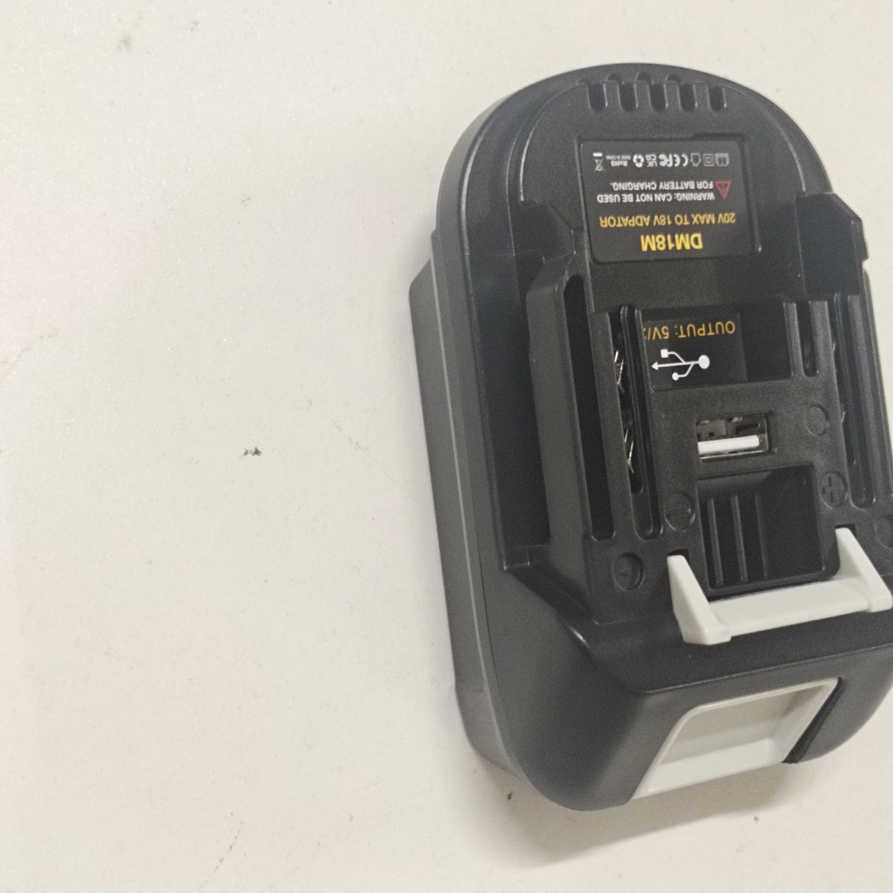 Newest 18V Battery Conversion DM18M Tool Adapter convertor For Dewalt For Milwaukee to For Makita Bl1830 BL1840 Bl1850 Batteries
Newest 18V Battery Conversion DM18M Tool Adapter convertor For Dewalt For Milwaukee to For Makita Bl1830 BL1840 Bl1850 Batteries