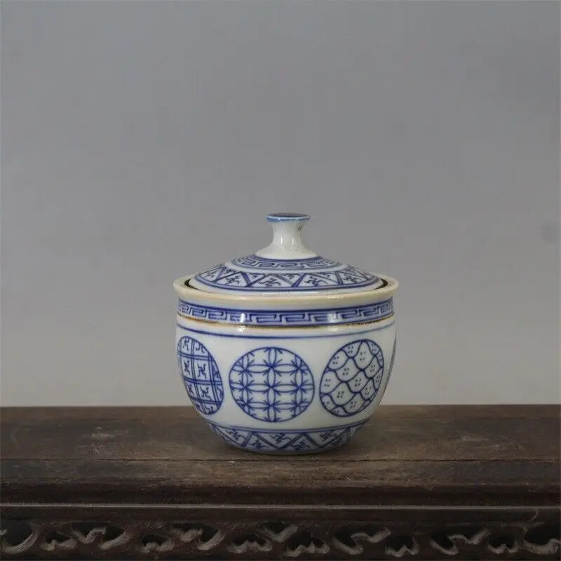 3.3" Collection Chinese Ming Blue-and-white Porcelain Tea-leaf Lid Pot
3.3" Collection Chinese Ming Blue-and-white Porcelain Tea-leaf Lid Pot
