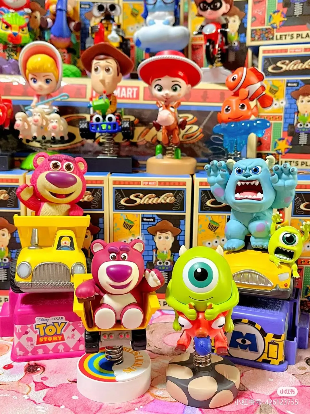 In Spot Disney Pixar Shake Series Blind Box Disney/Pixar Shake Series Handmade Jessie Woody Strawberry Bear Blind Box Ornament
In Spot Disney Pixar Shake Series Blind Box Disney/Pixar Shake Series Handmade Jessie Woody Strawberry Bear Blind Box Ornament