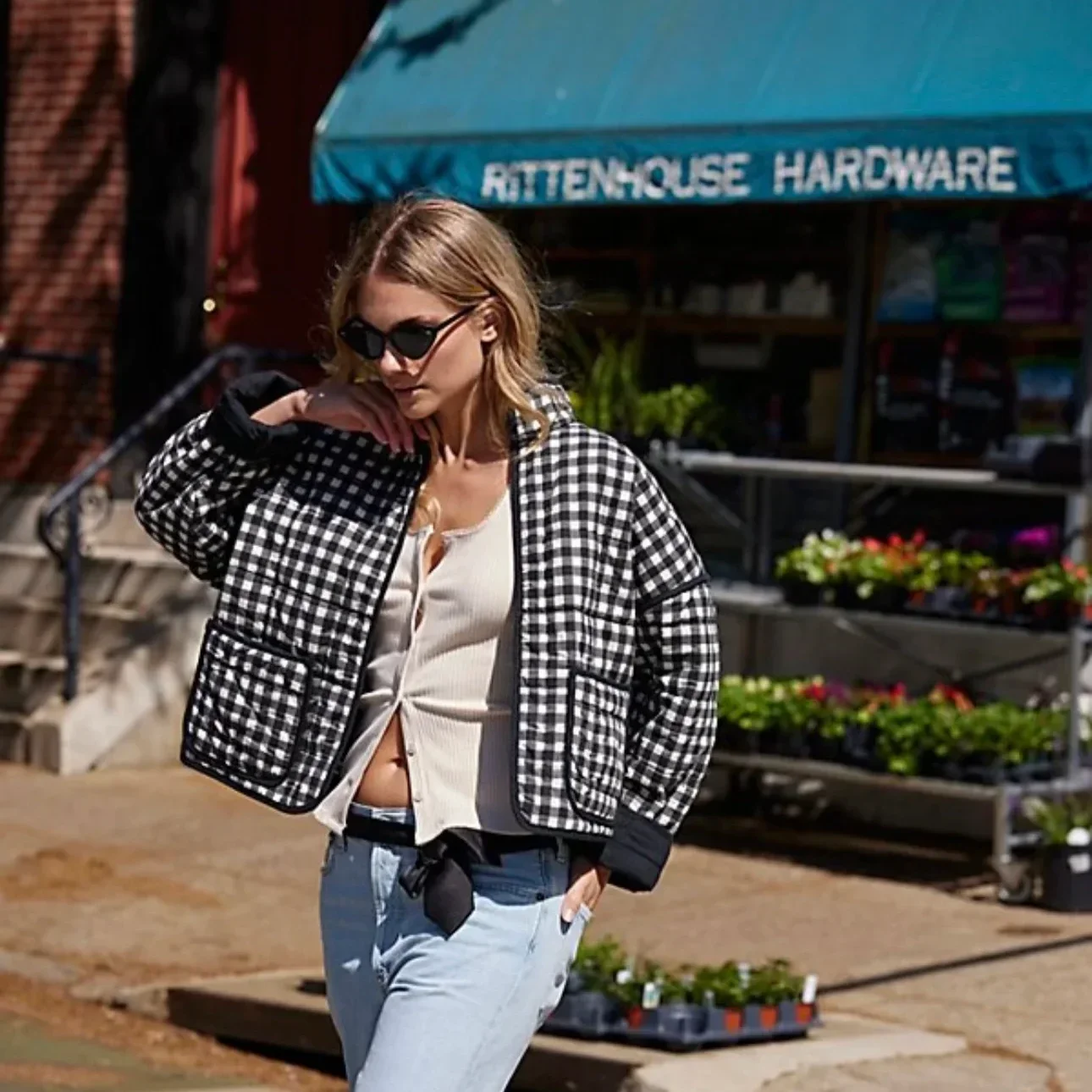 Autumn Women Plaid Quilted Coats Fashion Cotton Jacket Coats Warm Black and White Short Jacket Coat Female Outwear
Autumn Women Plaid Quilted Coats Fashion Cotton Jacket Coats Warm Black and White Short Jacket Coat Female Outwear
