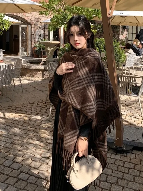 plus Size Fashionable Set Autumn Winter Thick Warm Coat Dress Outerwear Stylish Shoulder Shawl Comfortable Loose Fit Long Sleeve
plus Size Fashionable Set Autumn Winter Thick Warm Coat Dress Outerwear Stylish Shoulder Shawl Comfortable Loose Fit Long Sleeve