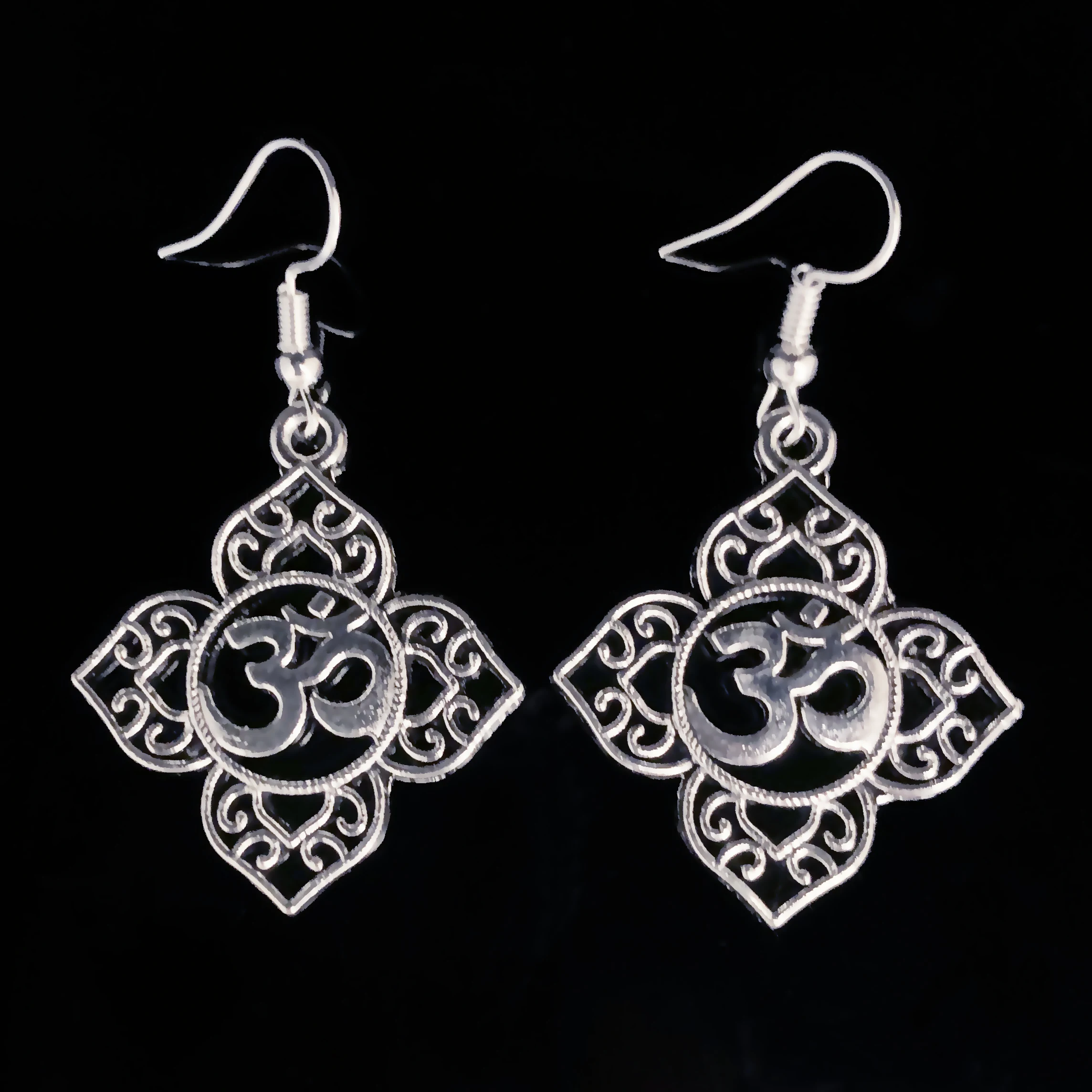 Stereoscopic Hollow Carved Om Symbol Charm Dangle Earring Pentacle Charming Drop Earring Tree Of Life Jewelry For Women Gift
Stereoscopic Hollow Carved Om Symbol Charm Dangle Earring Pentacle Charming Drop Earring Tree Of Life Jewelry For Women Gift