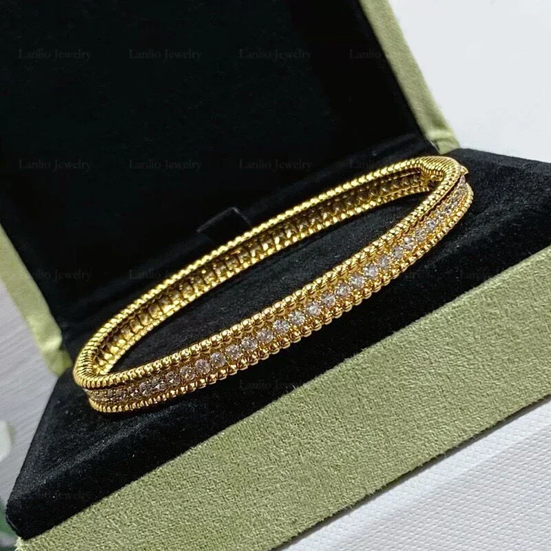 High Luxury Brand Jewelry 925 Single Row Zircon Bracelet for Women, Simple and Fashionable Temperament Classic Item
High Luxury Brand Jewelry 925 Single Row Zircon Bracelet for Women, Simple and Fashionable Temperament Classic Item