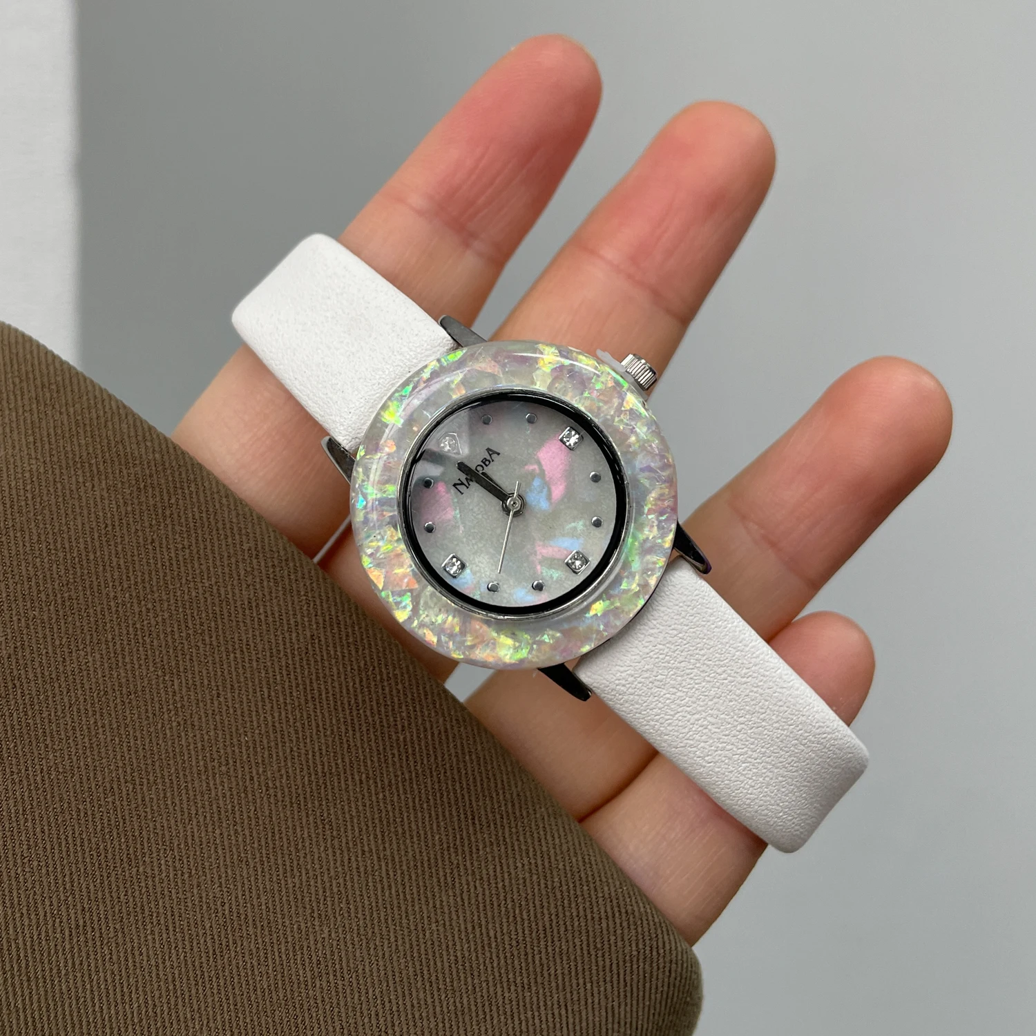 CILOA Fashionable, exquisite, niche, high-end stylish women's waterproof daily watch
CILOA Fashionable, exquisite, niche, high-end stylish women's waterproof daily watch