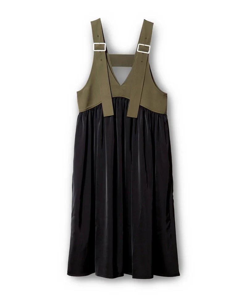 Elegant Smooth Pleated Skirted Strap Dress Silken Drapey Fabric Lady's Summer Citywalk V-neck A-line Dress Commute Style
Elegant Smooth Pleated Skirted Strap Dress Silken Drapey Fabric Lady's Summer Citywalk V-neck A-line Dress Commute Style