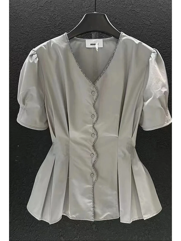 Elegant Waist-Cinching Shirt for Women Summer New Design Fashionable Chic Beautiful Ladies Top Loose Fit V-neck Short Sleeve
Elegant Waist-Cinching Shirt for Women Summer New Design Fashionable Chic Beautiful Ladies Top Loose Fit V-neck Short Sleeve