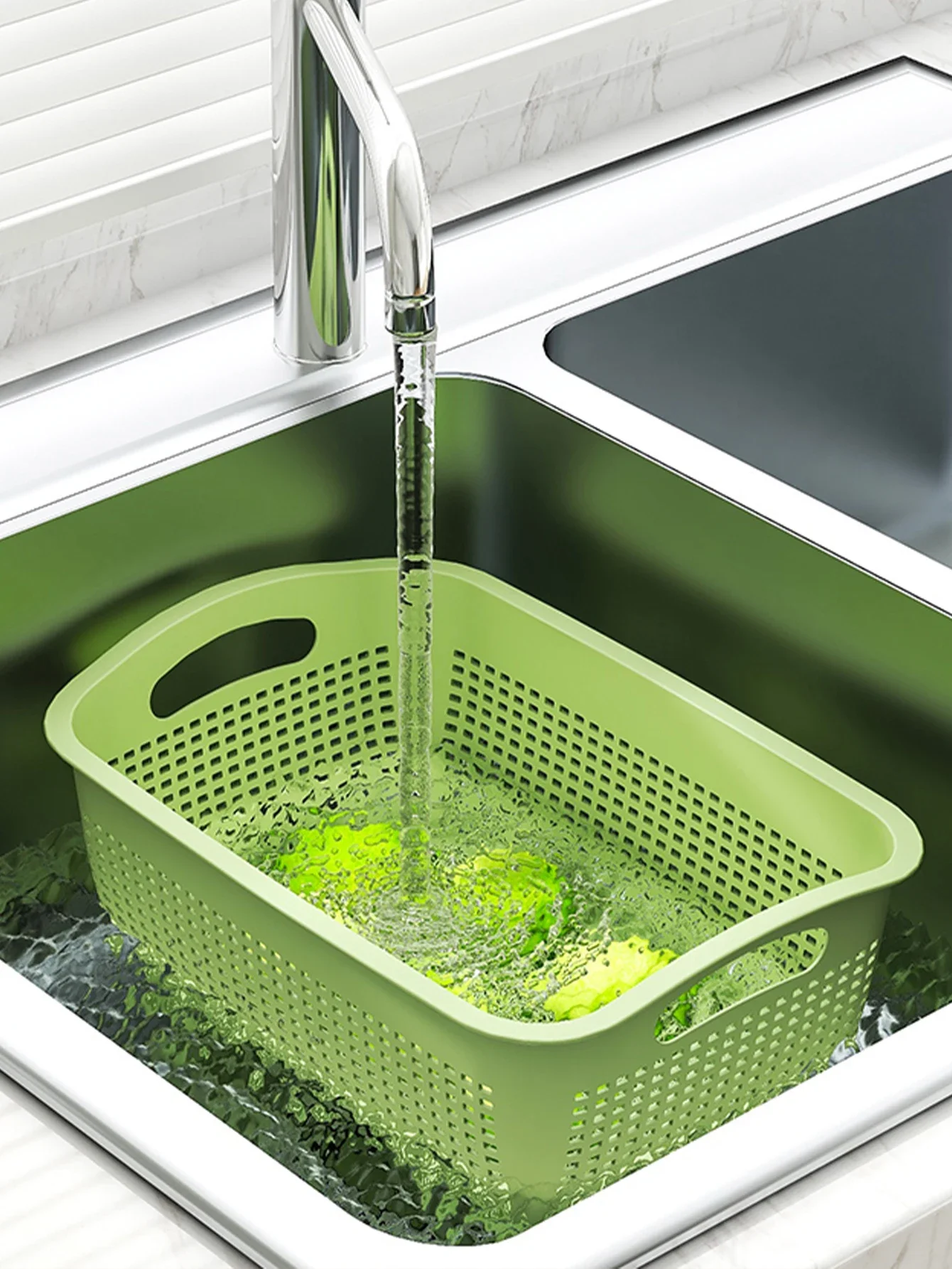 1pc Kitchen Plastic Water Filter Basket Double Layer Drainage Basket Rectangle Large Capacity Fruit Vegetable Washing Basket
1pc Kitchen Plastic Water Filter Basket Double Layer Drainage Basket Rectangle Large Capacity Fruit Vegetable Washing Basket