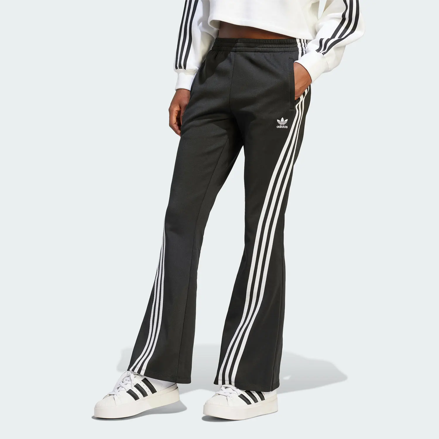 Adidas Authentic Three Leaves Women's Simple Fashion Slim Fit Casual Pants IV9327
Adidas Authentic Three Leaves Women's Simple Fashion Slim Fit Casual Pants IV9327