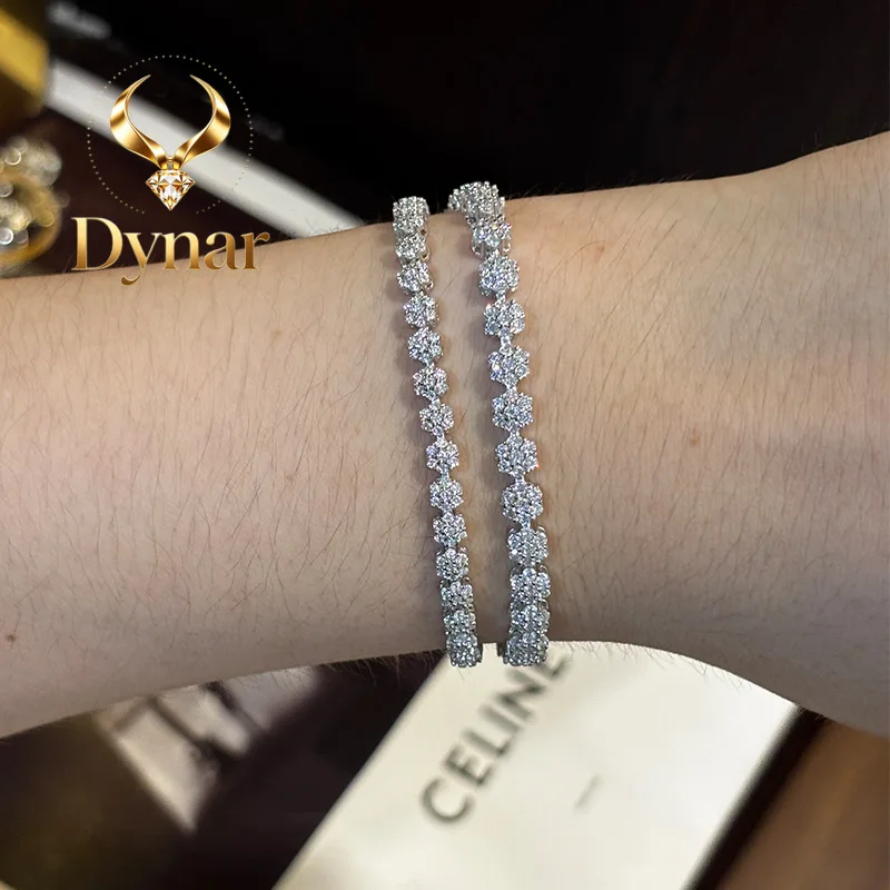 Dynar Jewelry Luxury Solid Platinum PT950 Small plum blossom moissanite diamond bracelet ins fashion bracelet
Dynar Jewelry Luxury Solid Platinum PT950 Small plum blossom moissanite diamond bracelet ins fashion bracelet