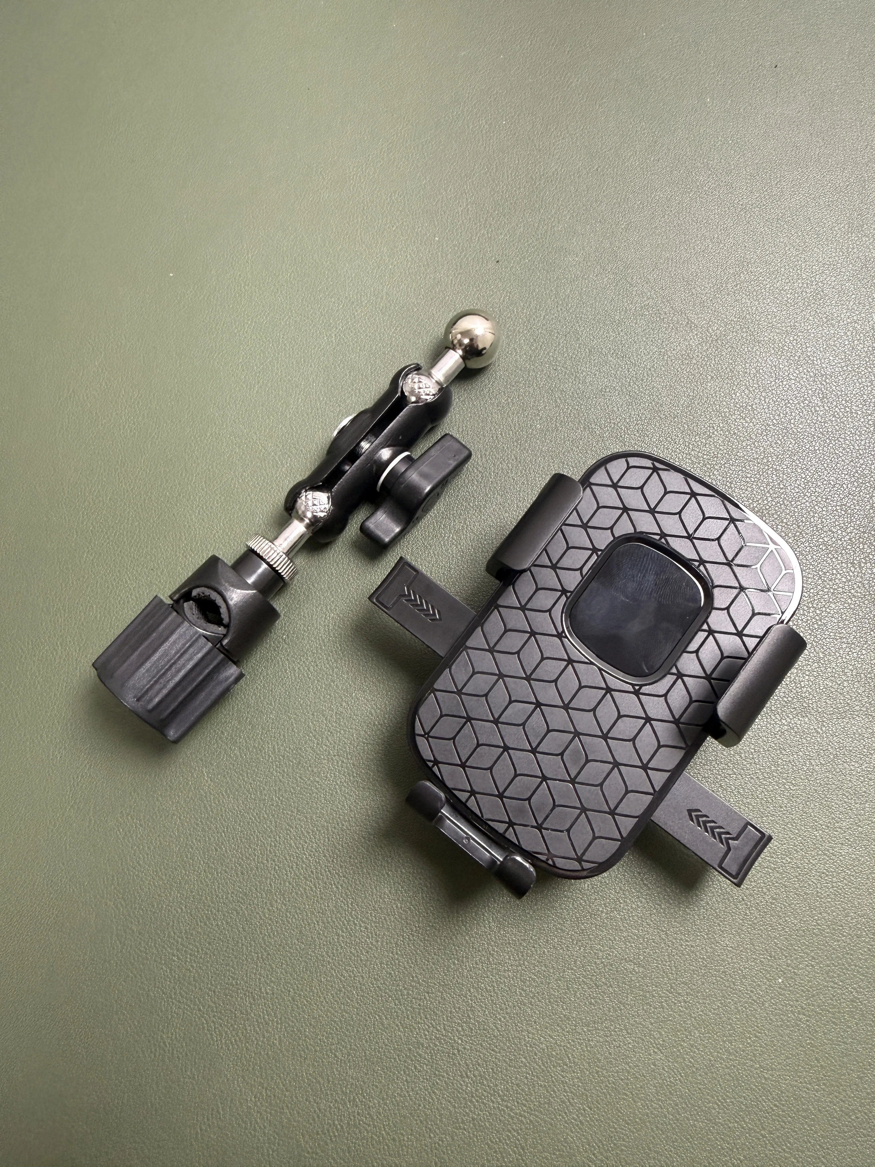 Non need Removable Rearview Mirror Pole Bracket for Electric Bikes Motorcycle Riding Navigation Phone Clip Installation
Non need Removable Rearview Mirror Pole Bracket for Electric Bikes Motorcycle Riding Navigation Phone Clip Installation