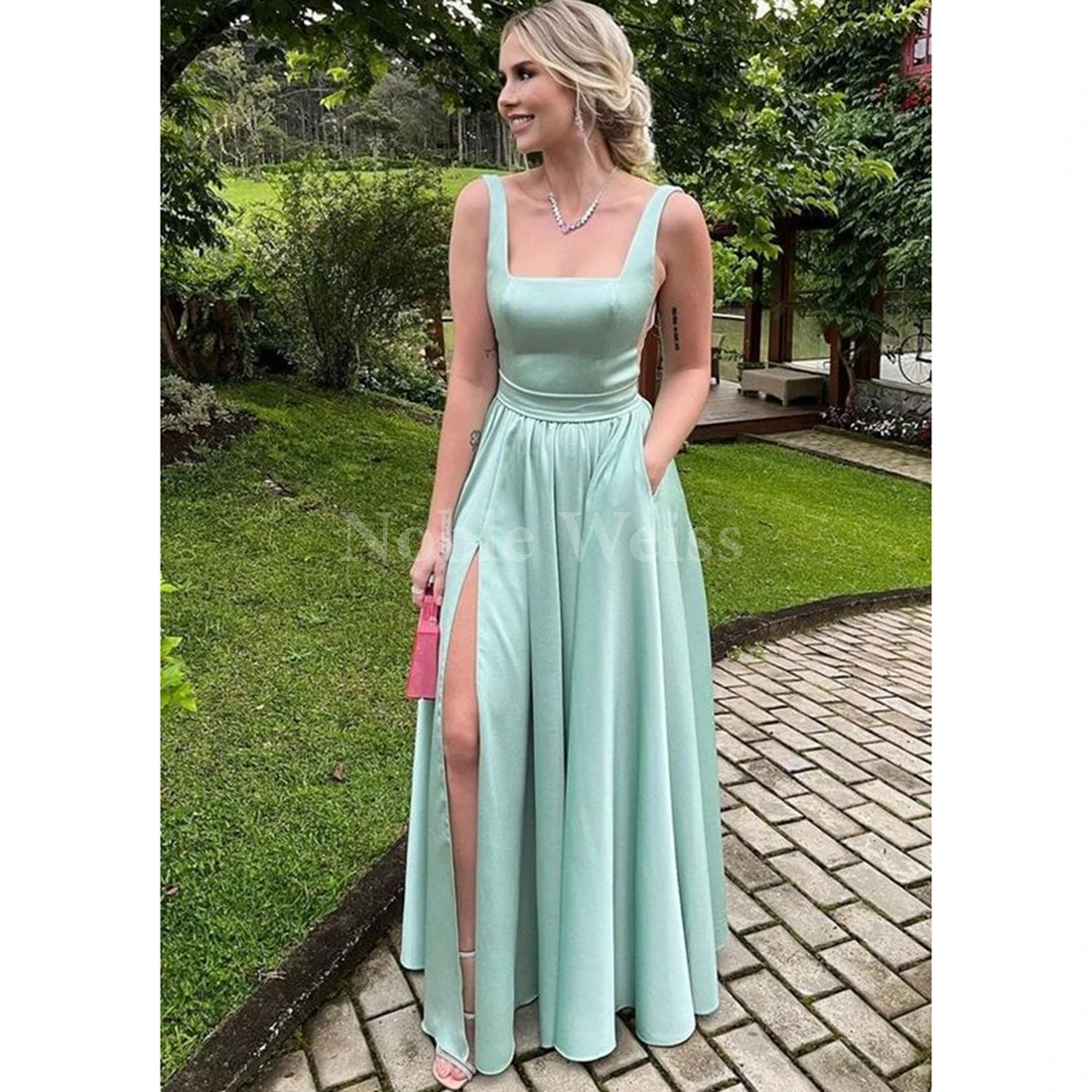 Square Collar Satin A-LINE Evening Dress Elegant Women Party Gown with Split Customize
Square Collar Satin A-LINE Evening Dress Elegant Women Party Gown with Split Customize
