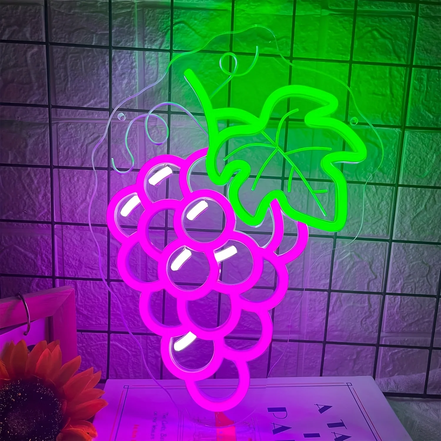 USB Dimmable Grape Vine Neon Light Purple Glow with Green Leaves for Bedroom Bar Party Decor Romantic LED Wall Art Gift
USB Dimmable Grape Vine Neon Light Purple Glow with Green Leaves for Bedroom Bar Party Decor Romantic LED Wall Art Gift